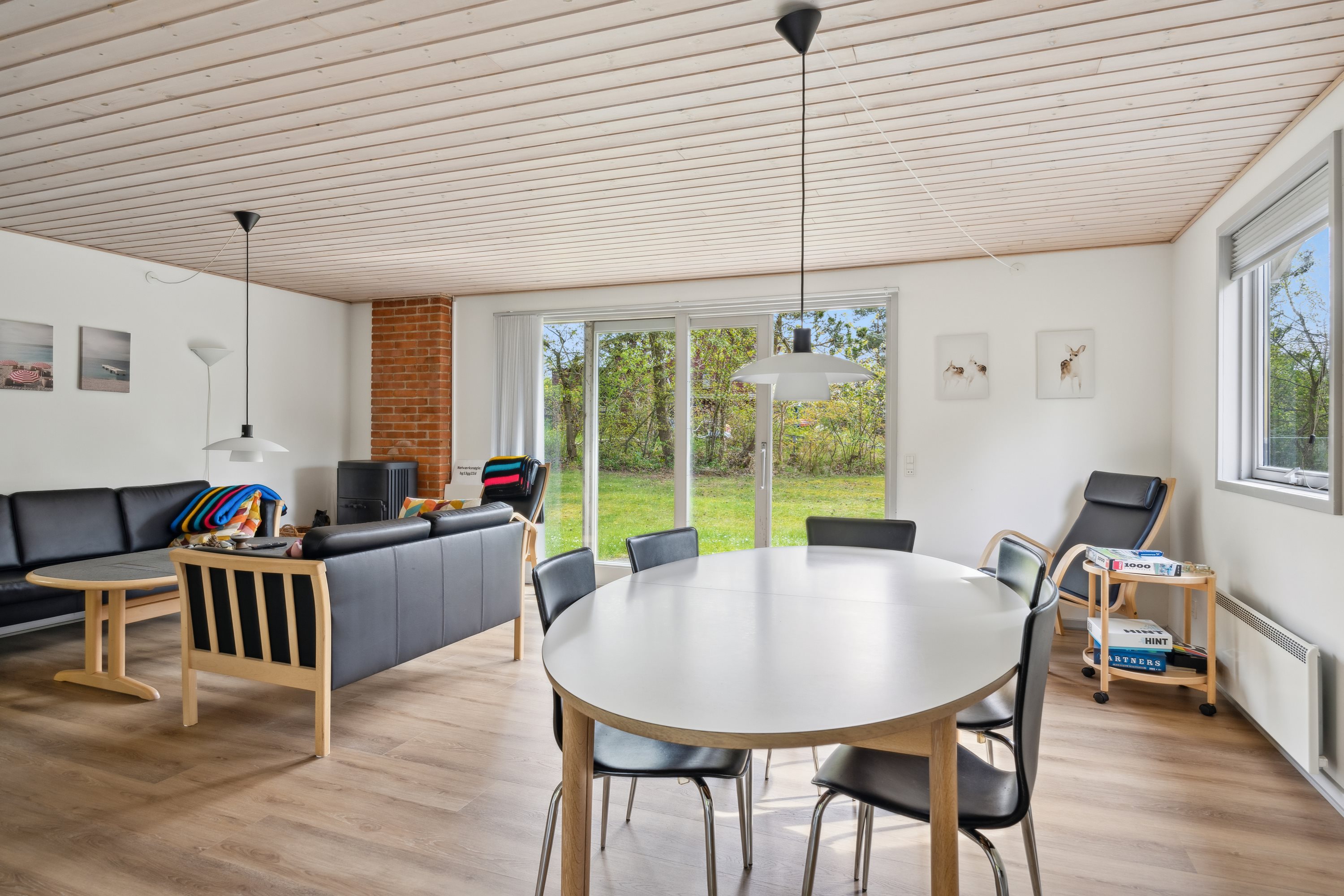 Fremhævet stue billede i fuldskærmstilstand. Billede af Tjørnevej 3, Handrup Strand, 8400 Ebeltoft