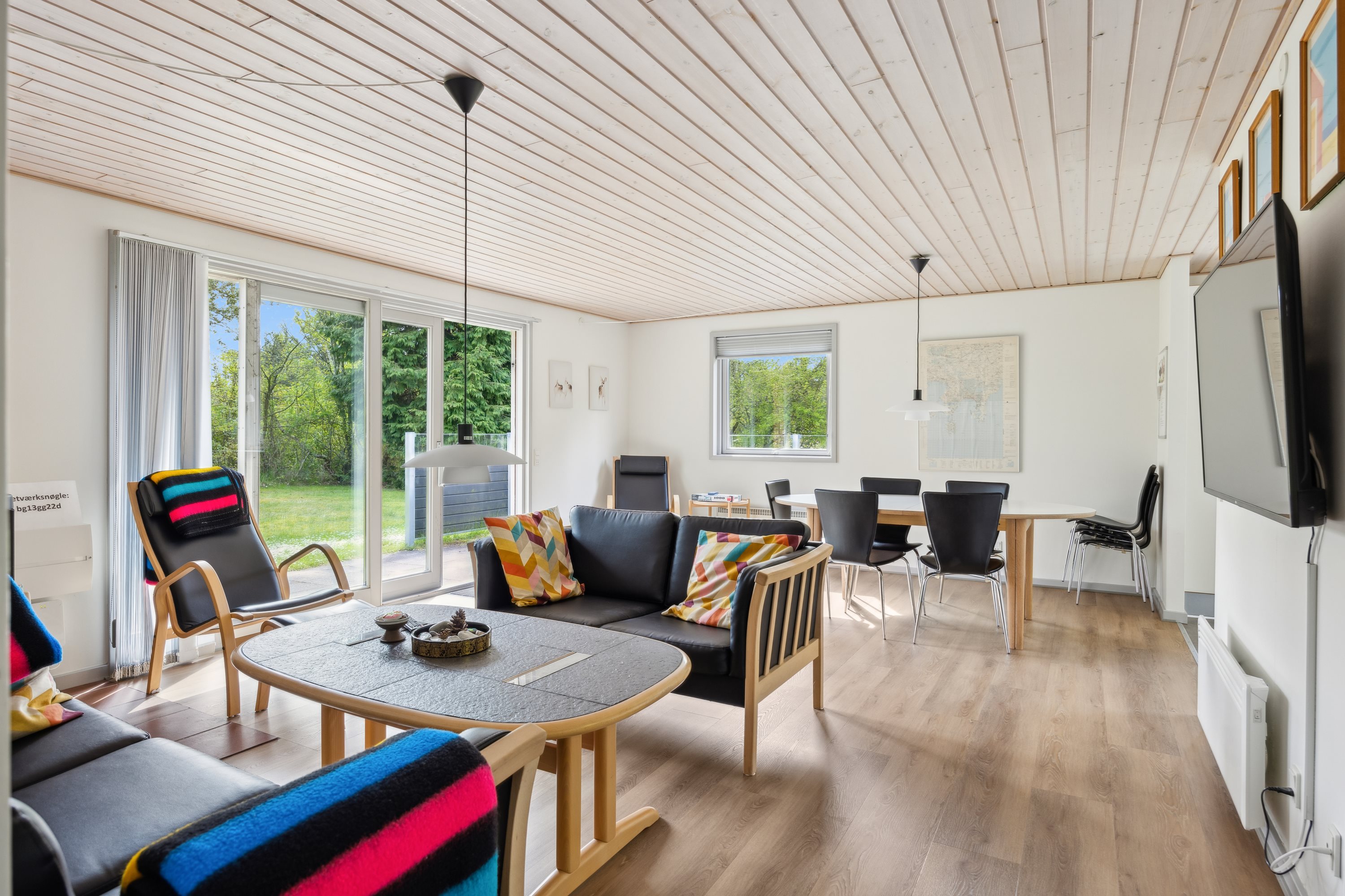 Fremhævet stue billede i fuldskærmstilstand. Billede af Tjørnevej 3, Handrup Strand, 8400 Ebeltoft