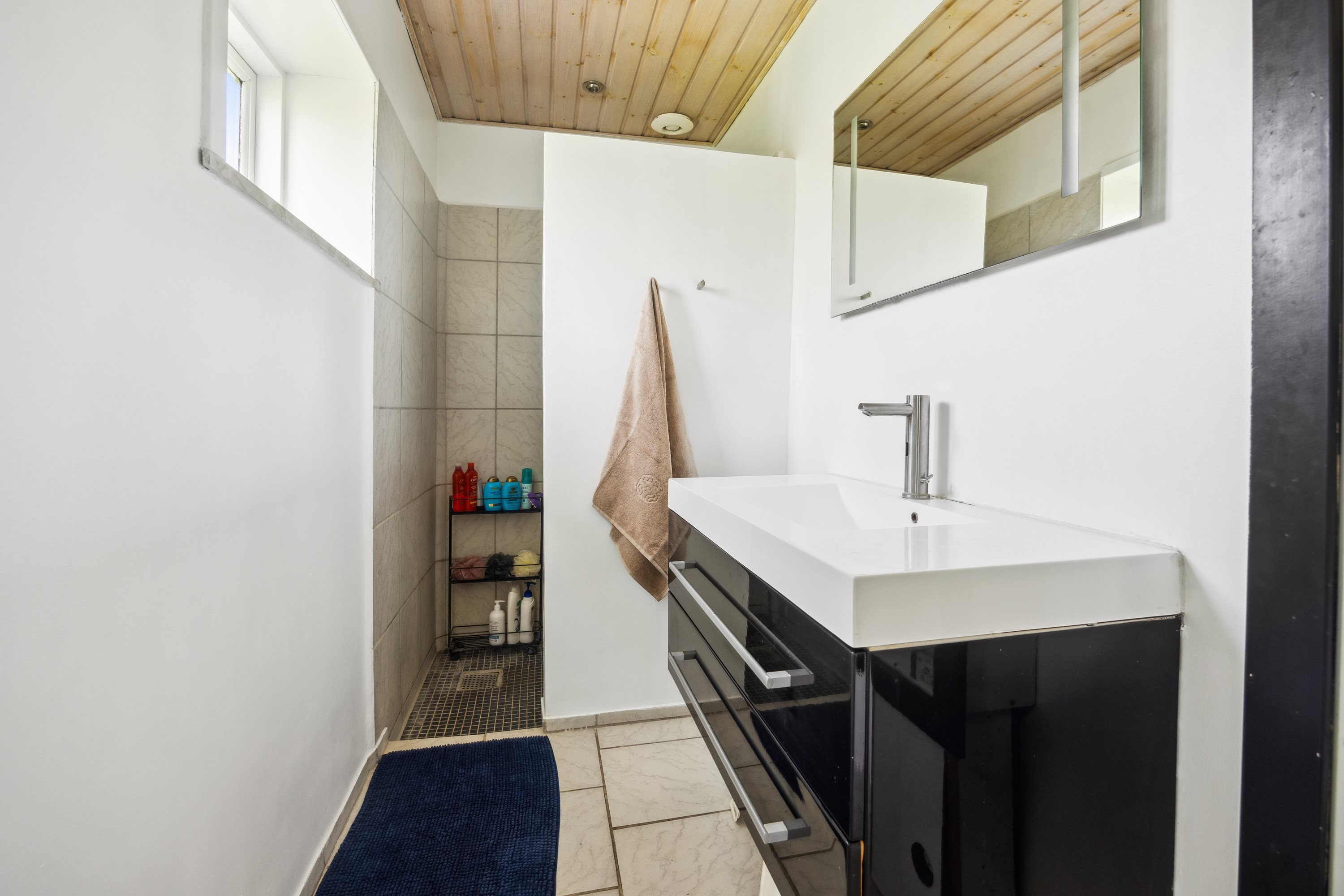 Fremhævet badeværelse billede i fuldskærmstilstand. Billede af Kolonihaven 3, Skelund, 9560 Hadsund