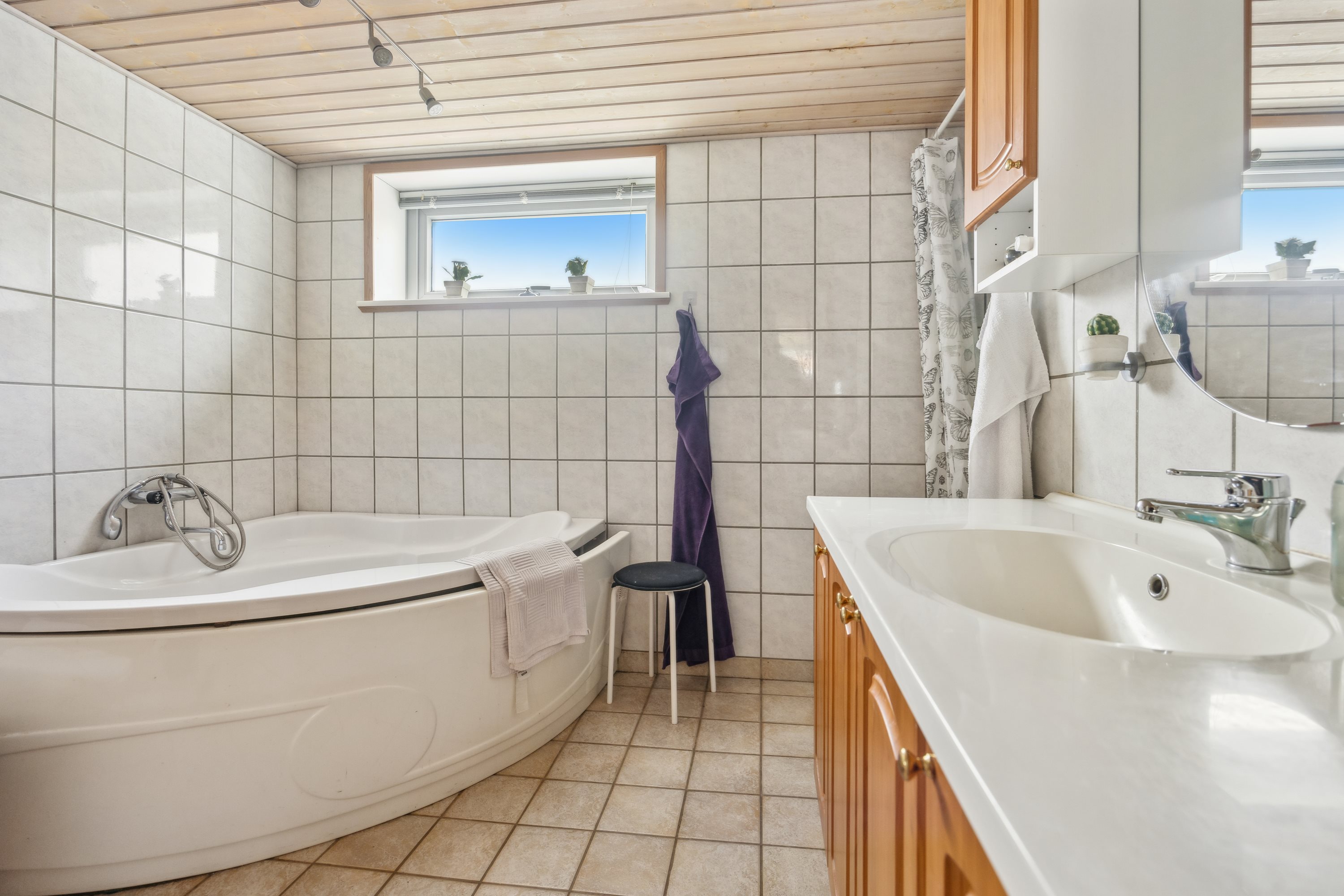 Fremhævet badeværelse billede i fuldskærmstilstand. Billede af Karlsvej 8, Valsgård, 9500 Hobro