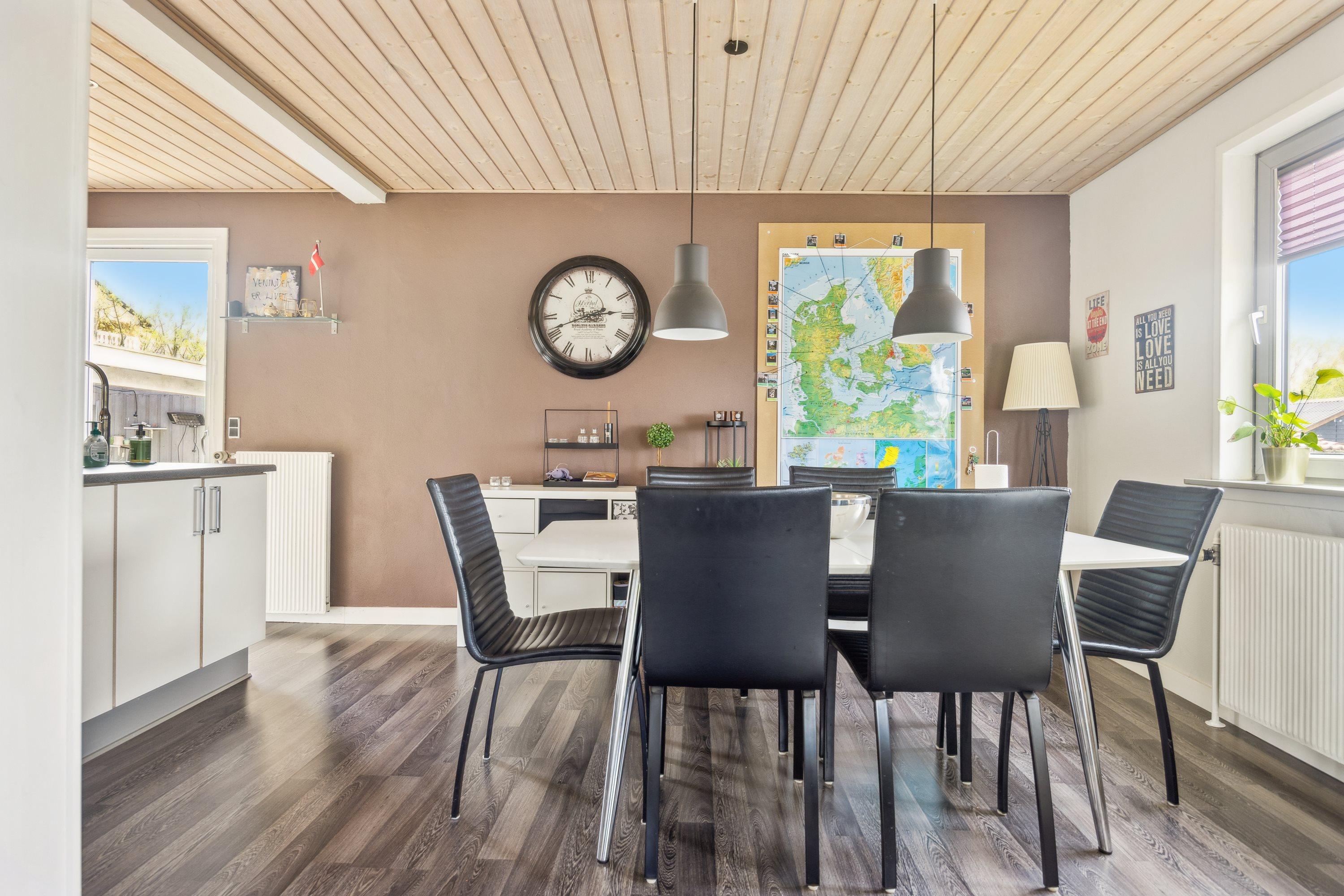 Fremhævet alrum billede i fuldskærmstilstand. Billede af Karlsvej 8, Valsgård, 9500 Hobro