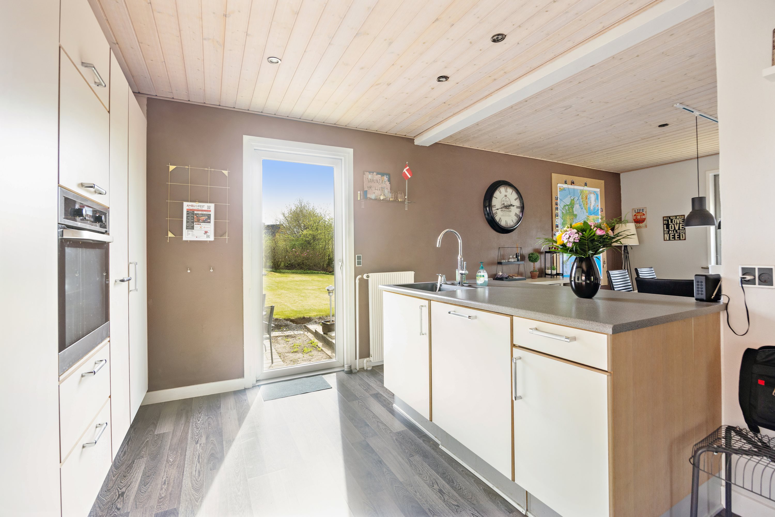 Fremhævet køkken billede i fuldskærmstilstand. Billede af Karlsvej 8, Valsgård, 9500 Hobro