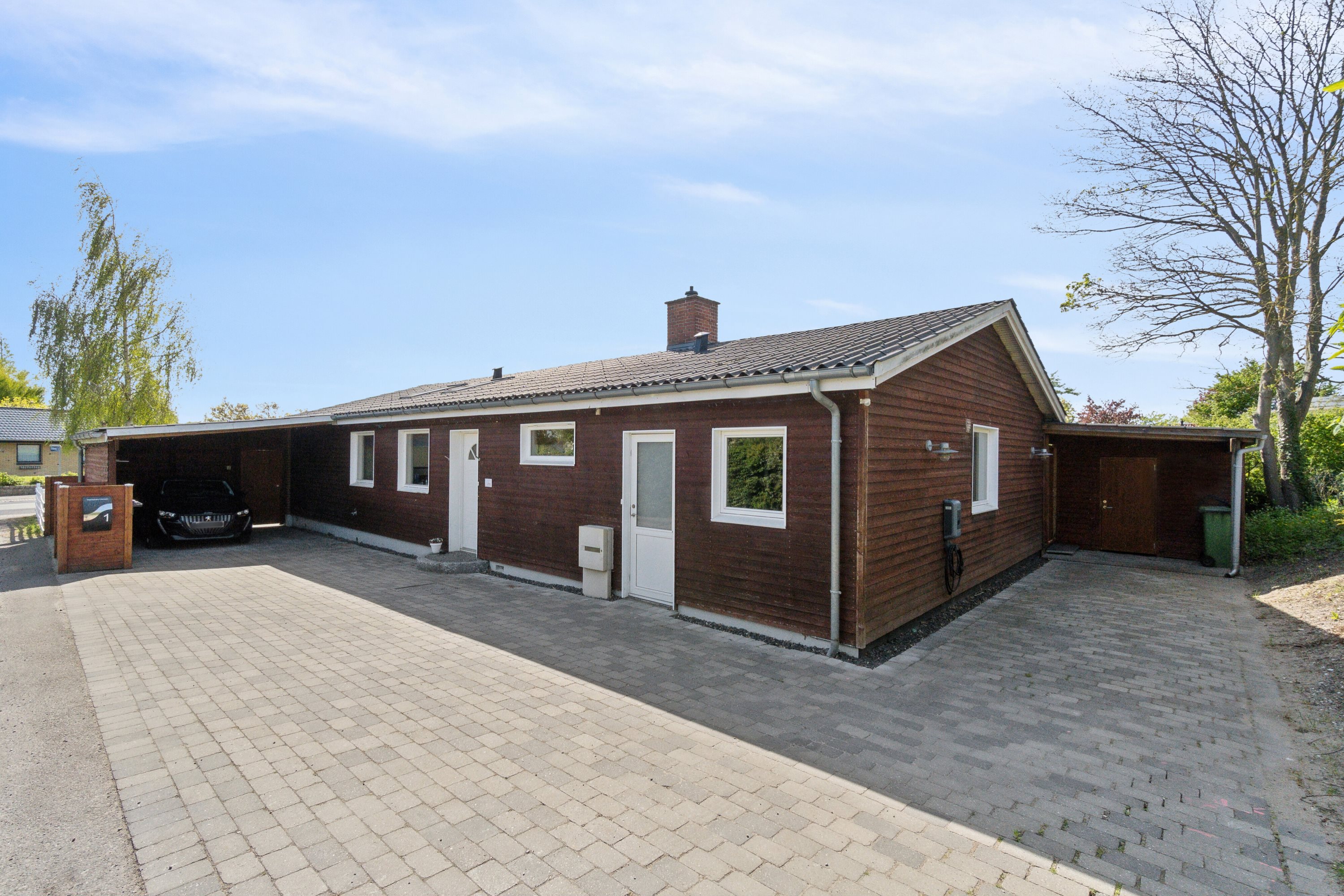 Fremhævet set fra vejen billede i fuldskærmstilstand. Billede af Falkevej 1, 4040 Jyllinge