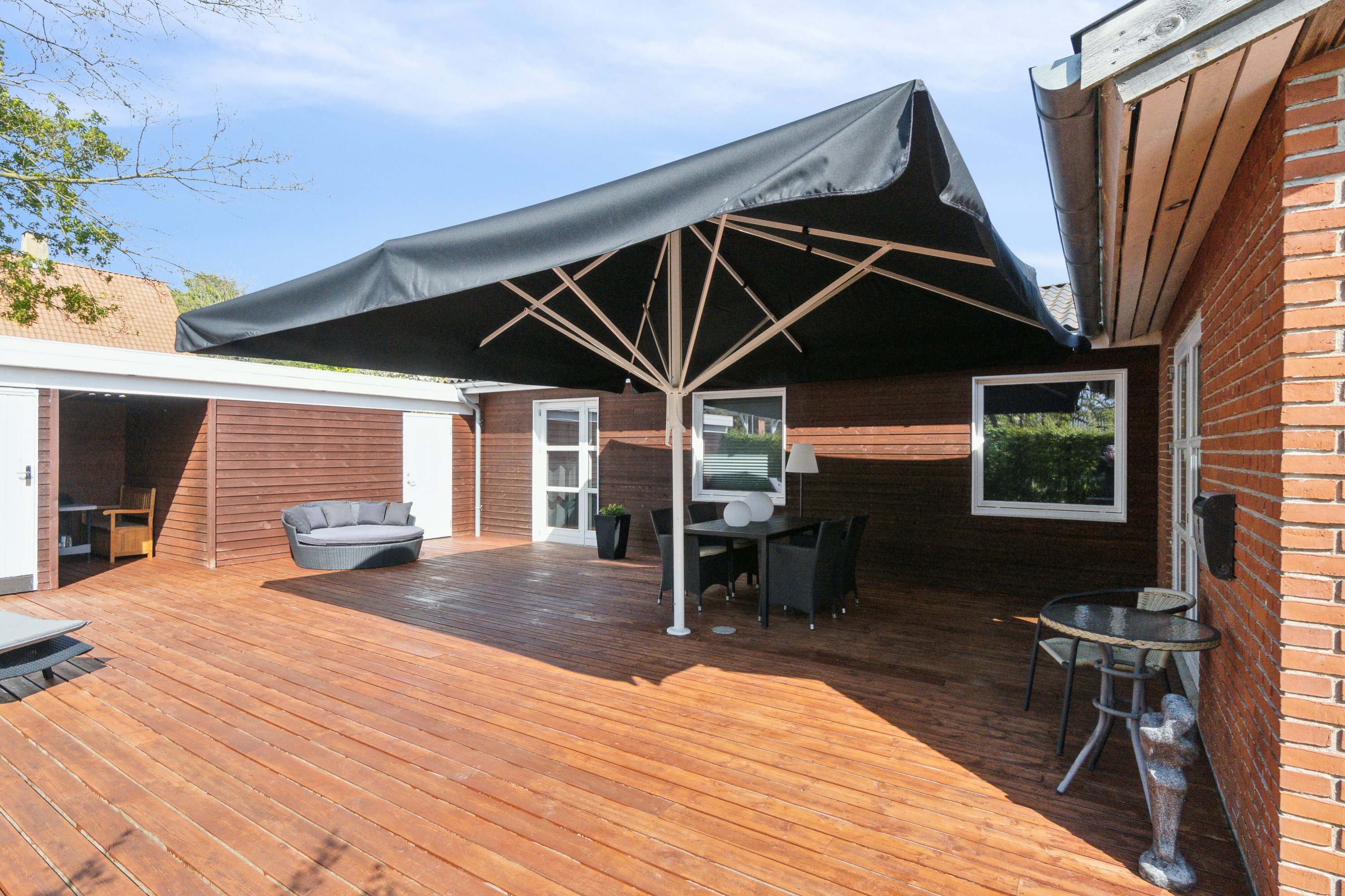 Fremhævet udendørs billede i fuldskærmstilstand. Billede af Falkevej 1, 4040 Jyllinge