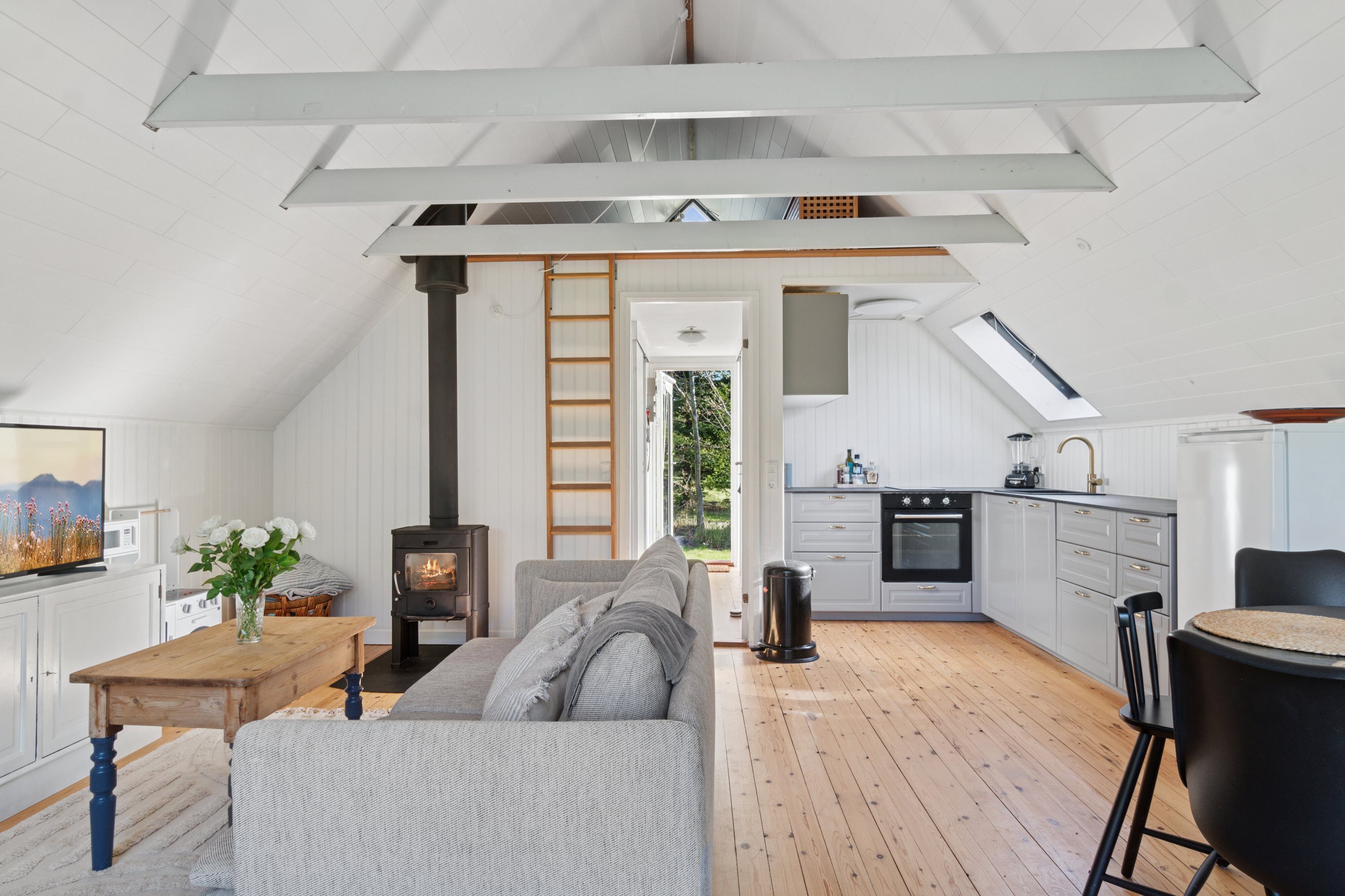 Fremhævet stue billede i fuldskærmstilstand. Billede af Tjørnevænget 1, 4400 Kalundborg