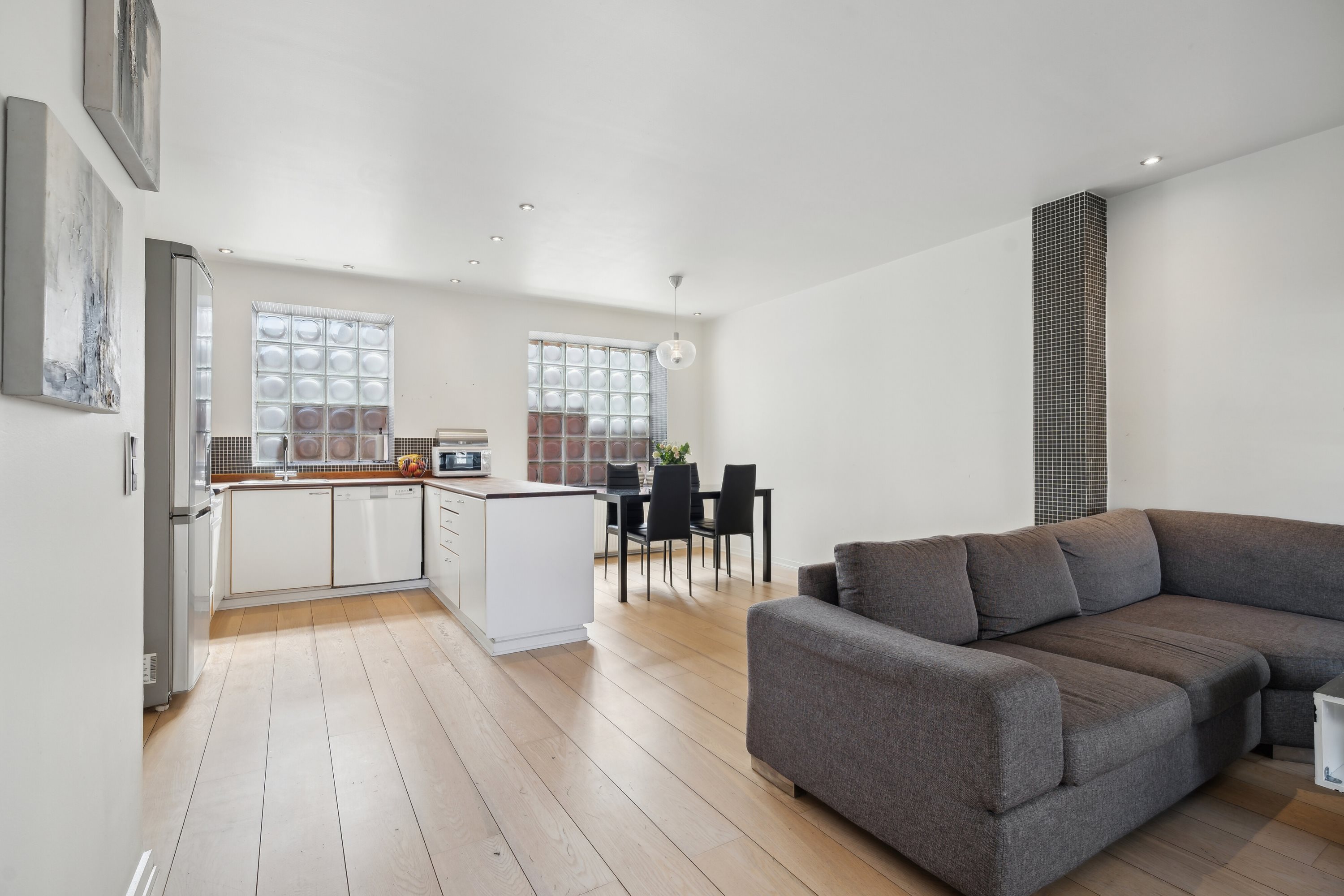 Fremhævet stue billede i fuldskærmstilstand. Billede af Silkeborgvej 24, st.. 4., 7400 Herning