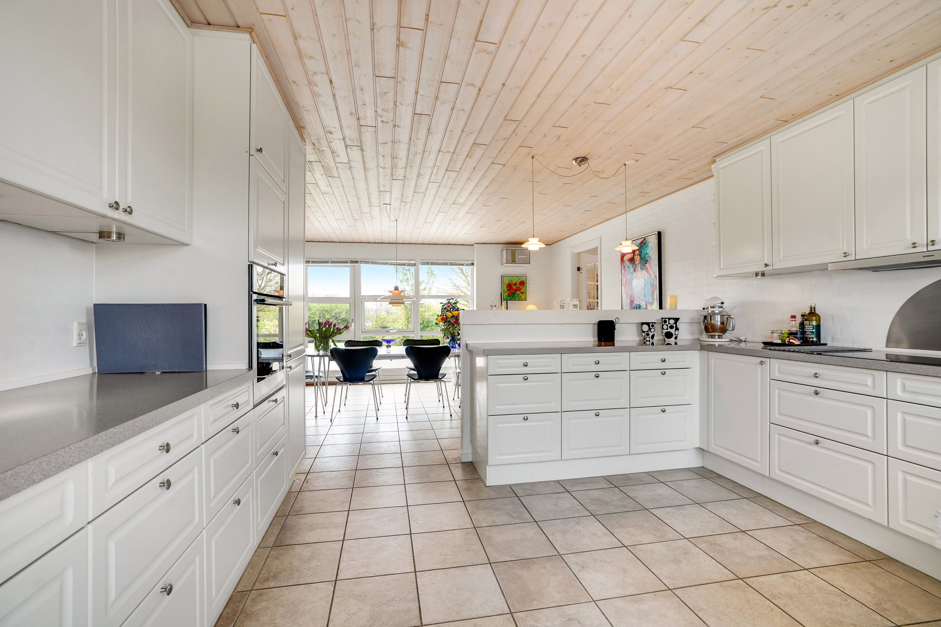 Fremhævet køkken billede i fuldskærmstilstand. Billede af Møldrupvej 1C, Yding, 8752 Østbirk