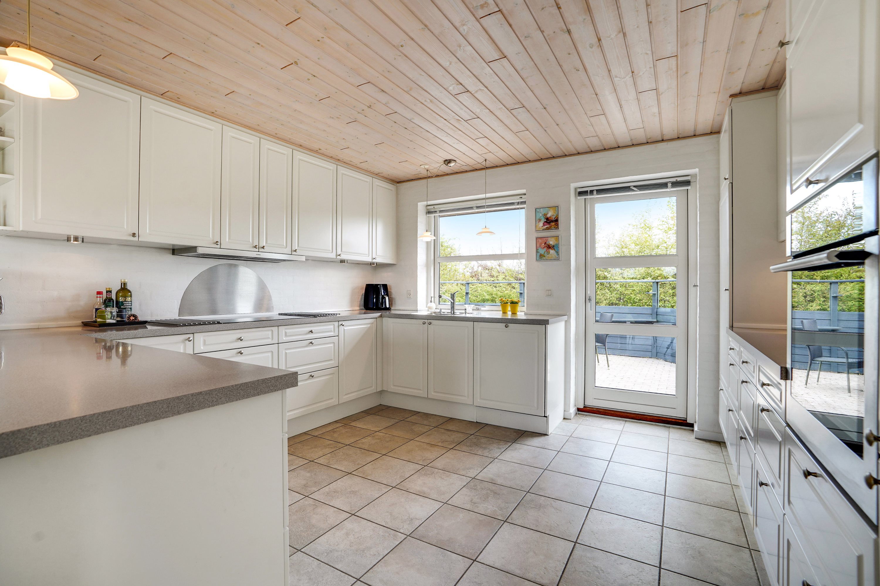 Fremhævet køkken billede i fuldskærmstilstand. Billede af Møldrupvej 1C, Yding, 8752 Østbirk