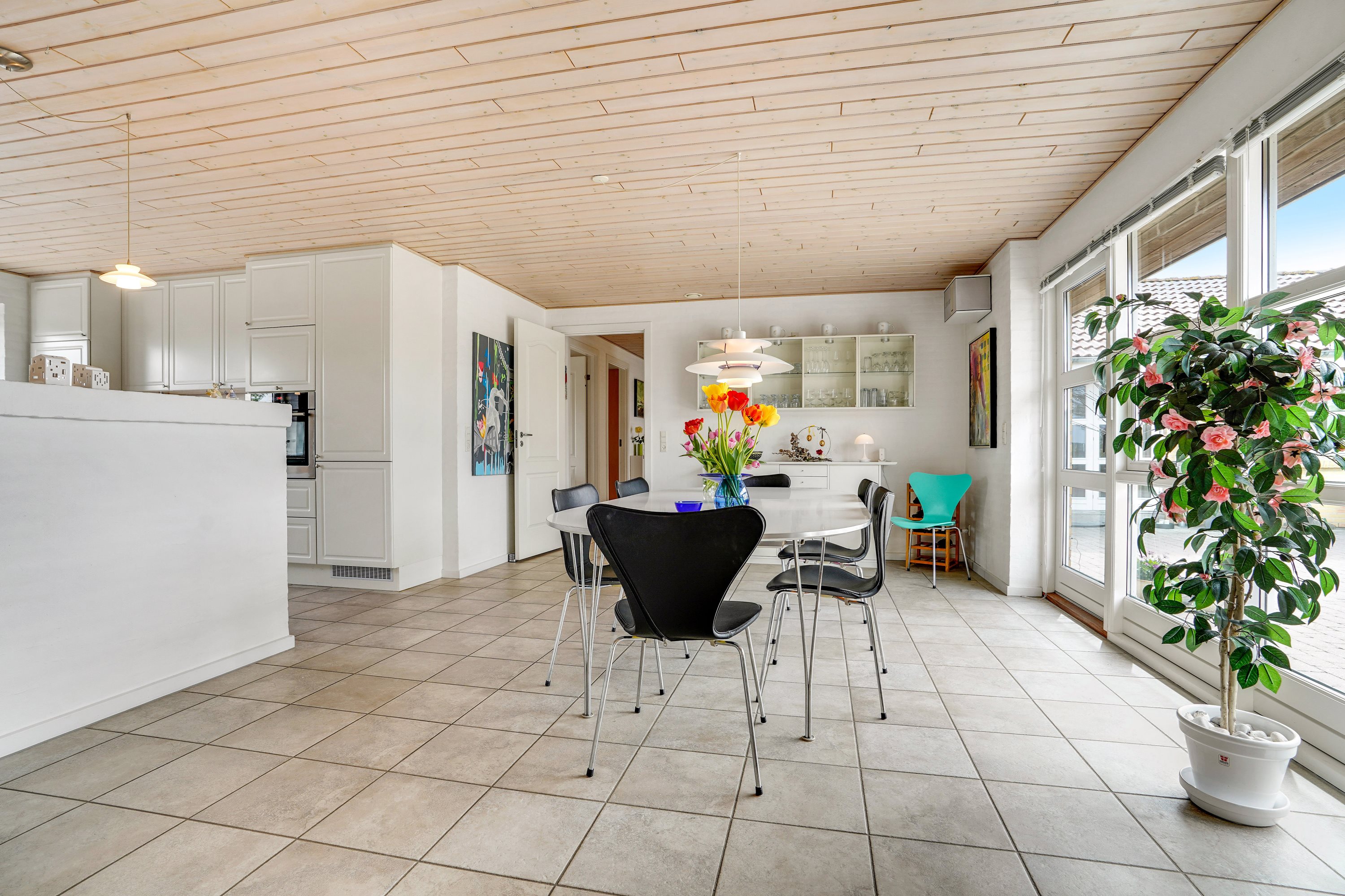 Fremhævet stue billede i fuldskærmstilstand. Billede af Møldrupvej 1C, Yding, 8752 Østbirk