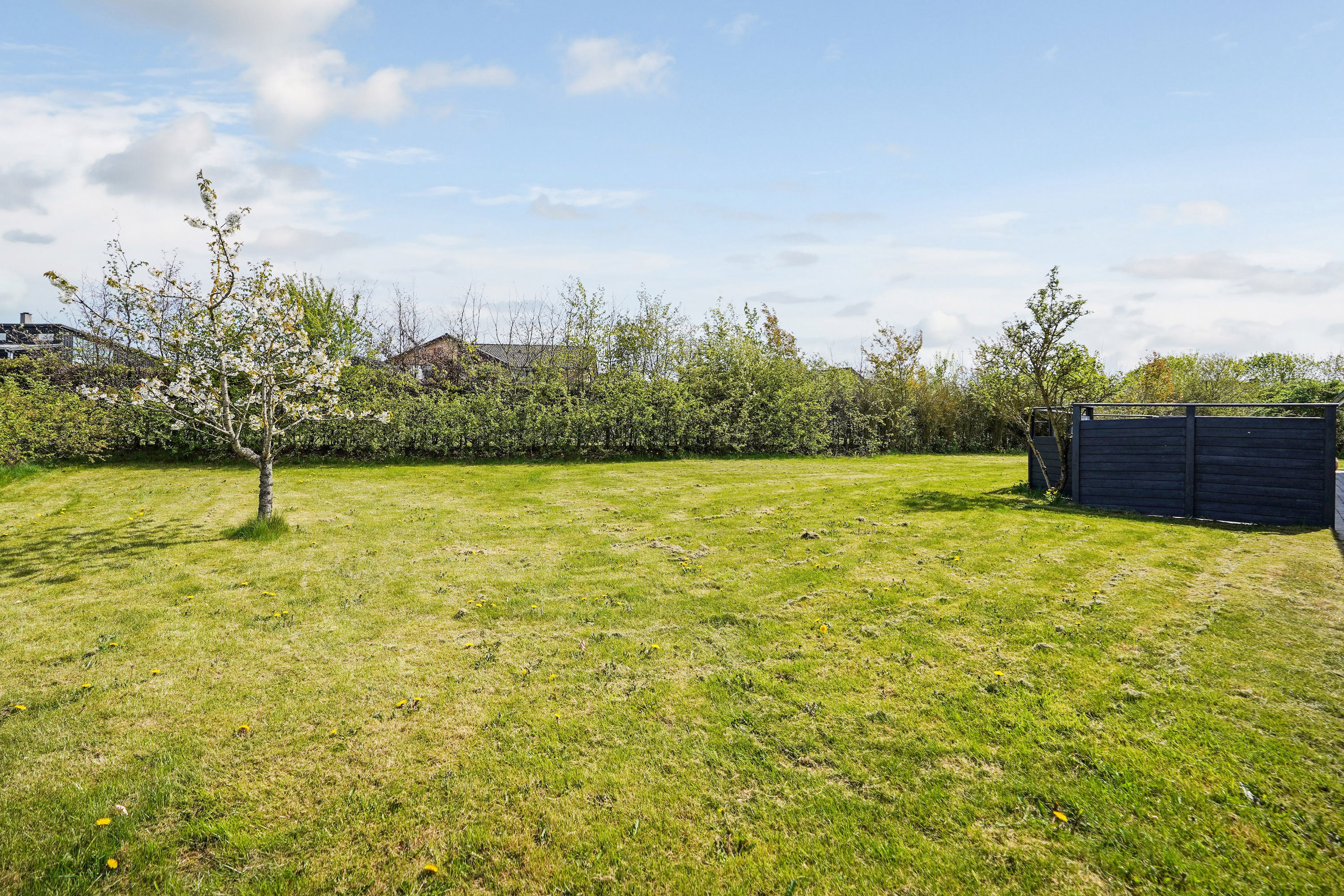 Fremhævet have billede i fuldskærmstilstand. Billede af Møldrupvej 1C, Yding, 8752 Østbirk