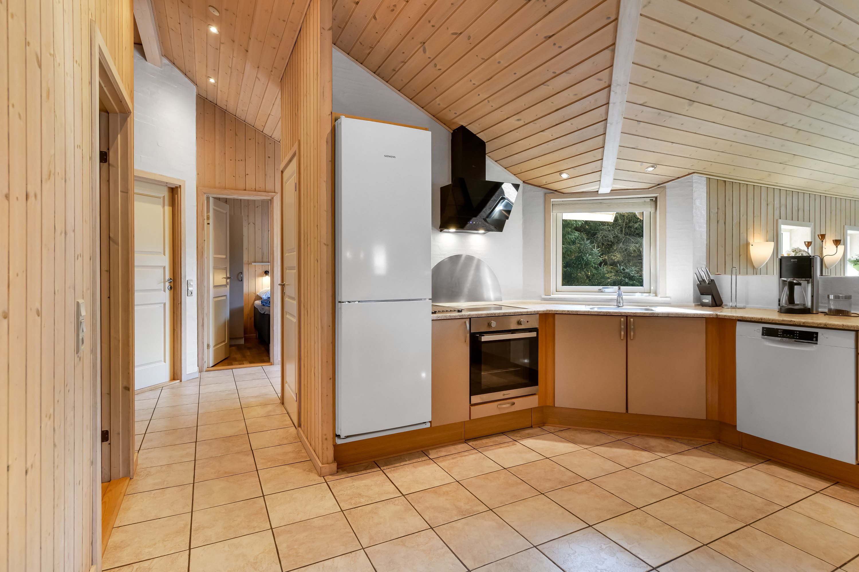 Fremhævet køkken billede i fuldskærmstilstand. Billede af Hybenvej 15, 6857 Blåvand