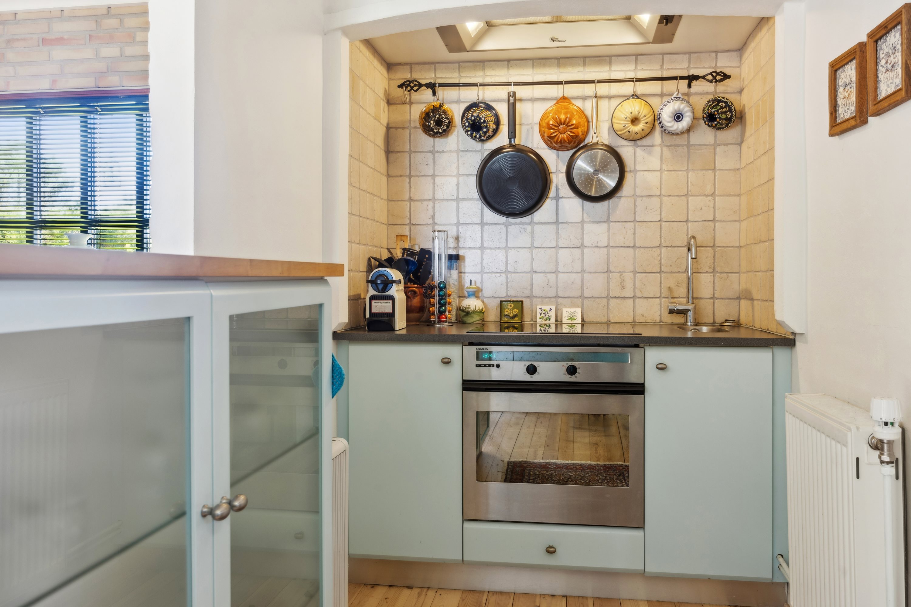 Fremhævet køkken billede i fuldskærmstilstand. Billede af Søndergade 41, Hou, 9370 Hals