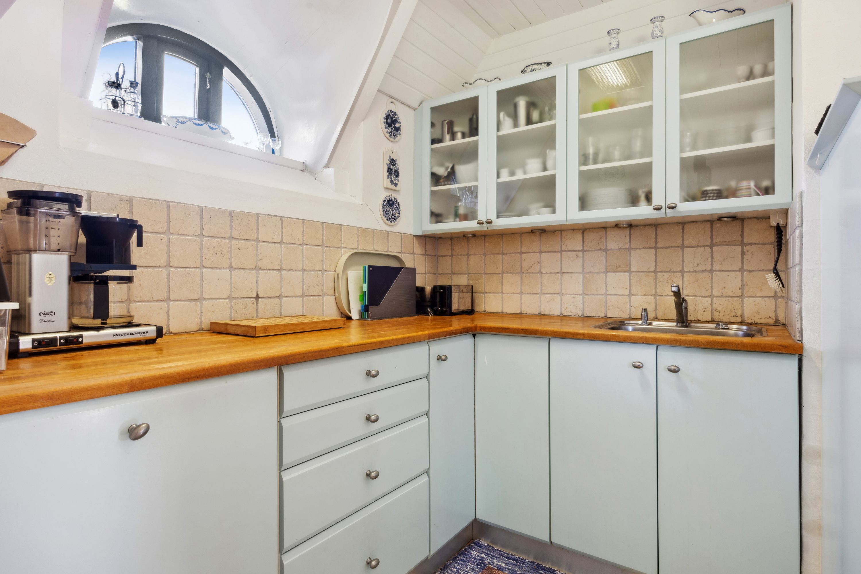 Fremhævet køkken billede i fuldskærmstilstand. Billede af Søndergade 41, Hou, 9370 Hals