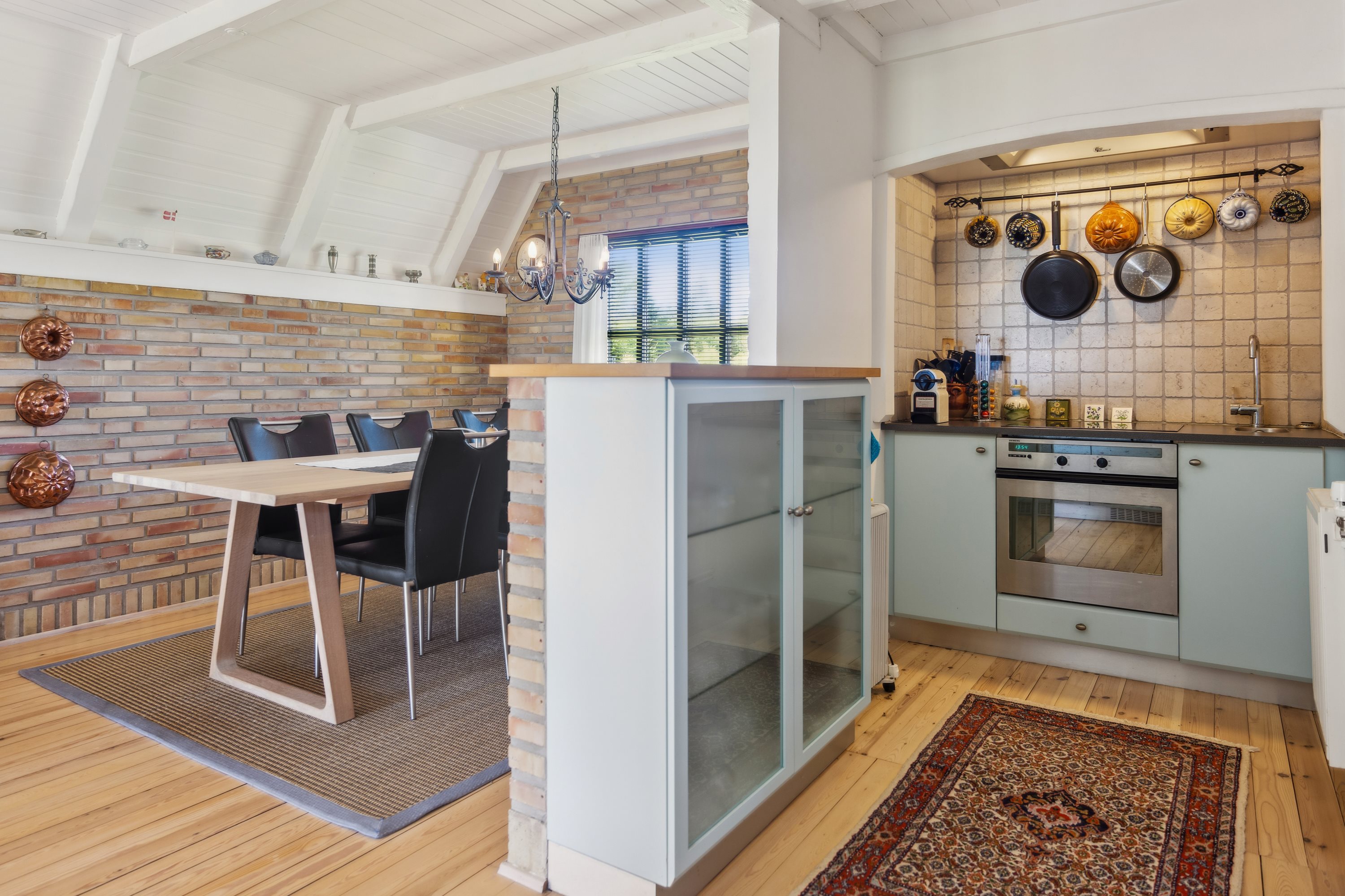 Fremhævet køkken billede i fuldskærmstilstand. Billede af Søndergade 41, Hou, 9370 Hals