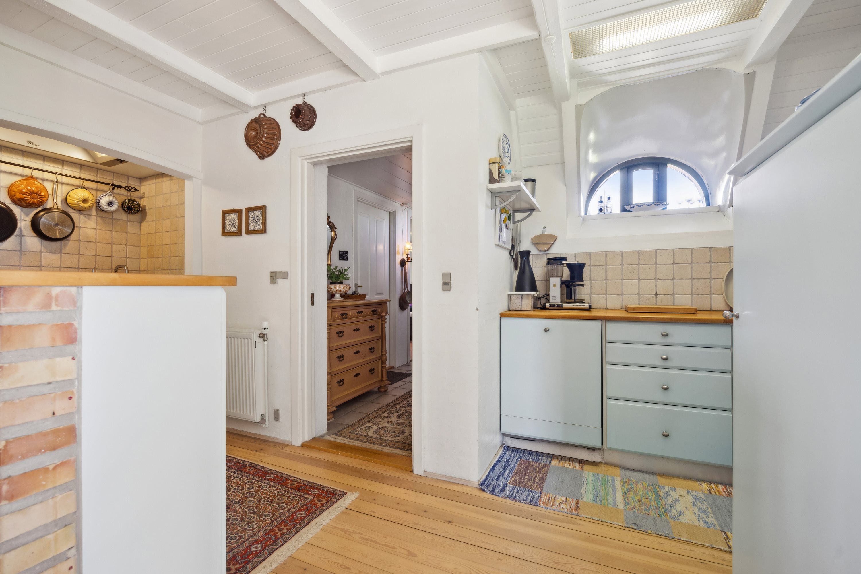 Fremhævet køkken billede i fuldskærmstilstand. Billede af Søndergade 41, Hou, 9370 Hals