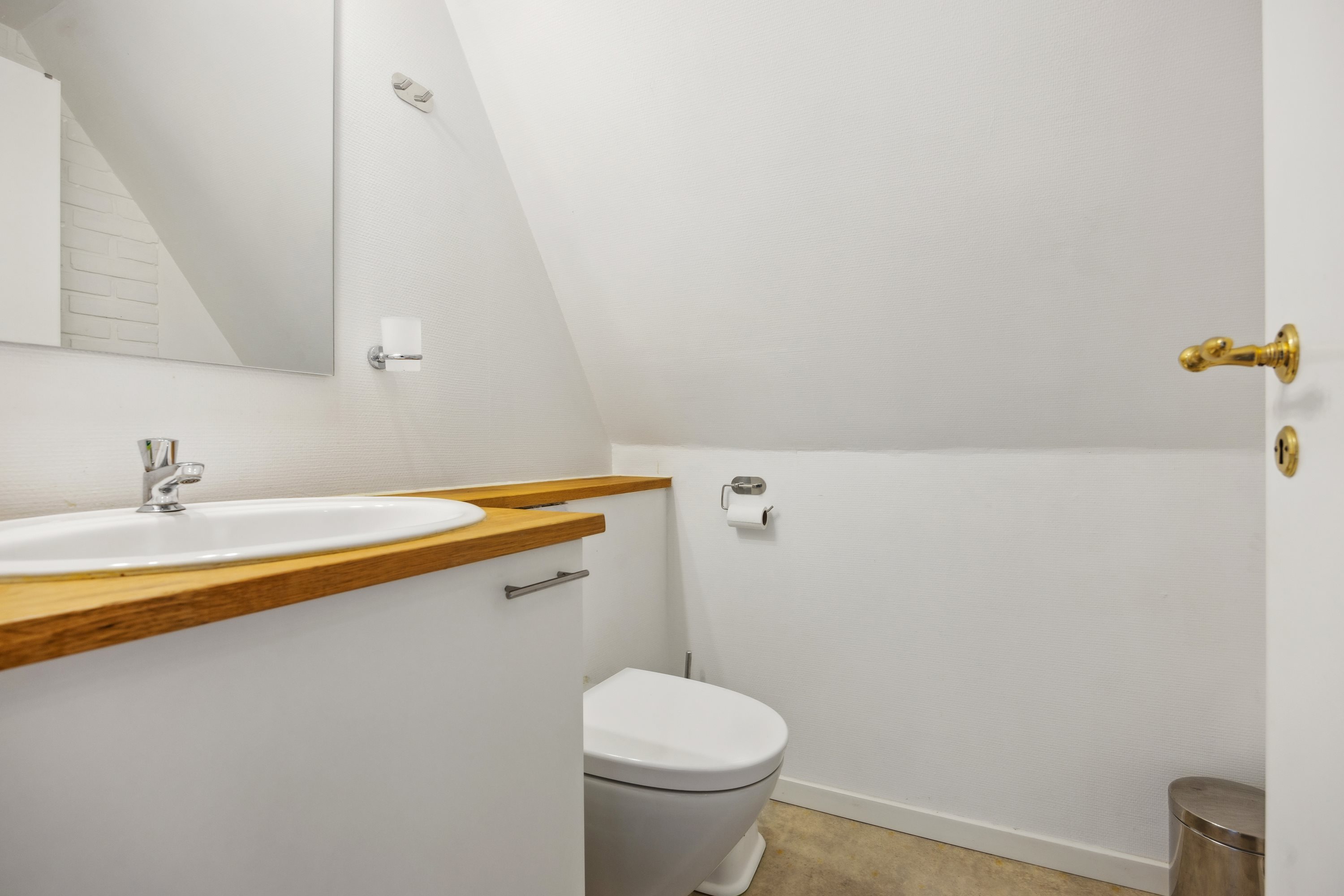 Fremhævet badeværelse billede i fuldskærmstilstand. Billede af Søndergade 41, Hou, 9370 Hals