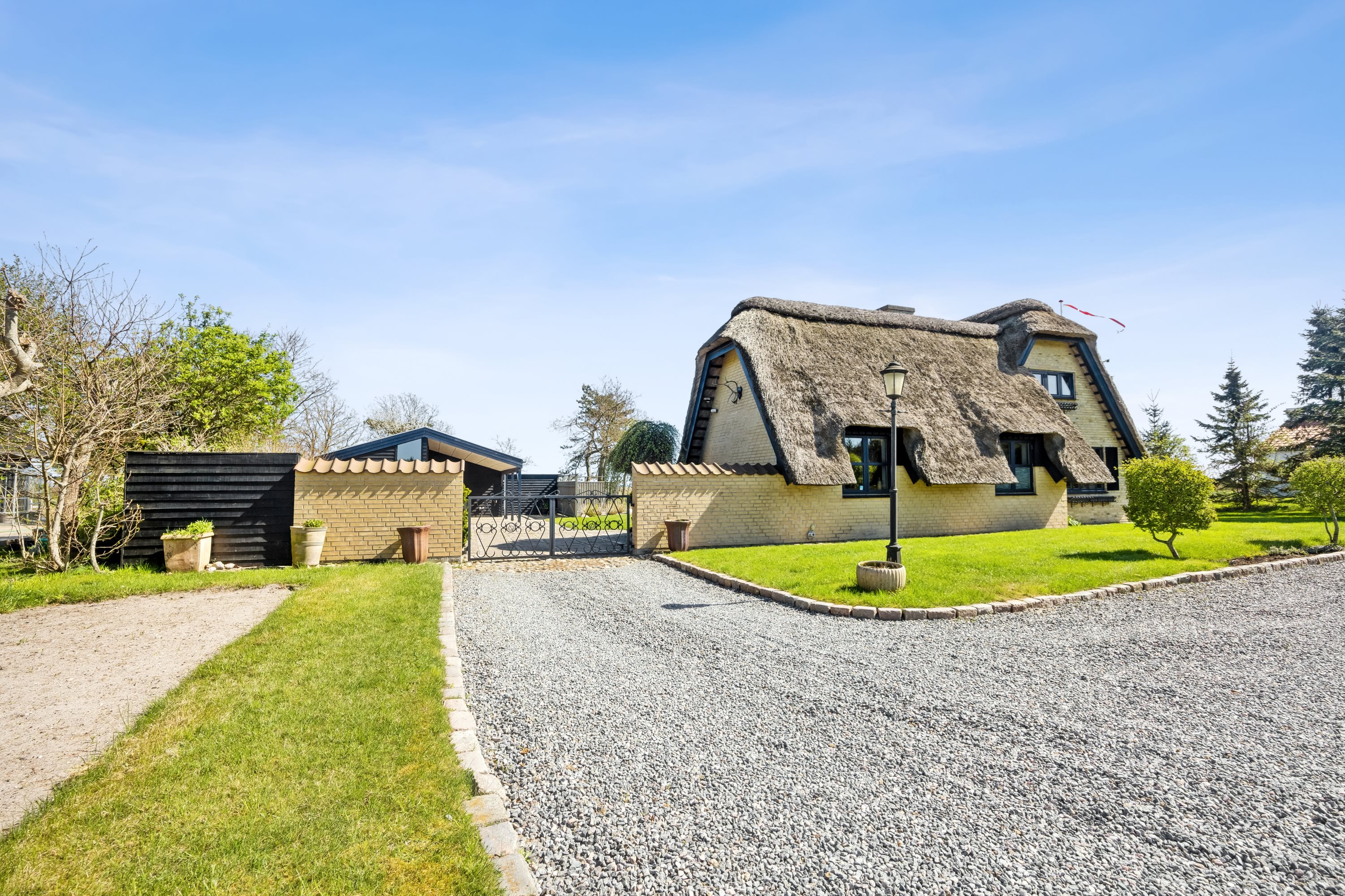 Fremhævet ejendom 1 billede i fuldskærmstilstand. Billede af Søndergade 41, Hou, 9370 Hals