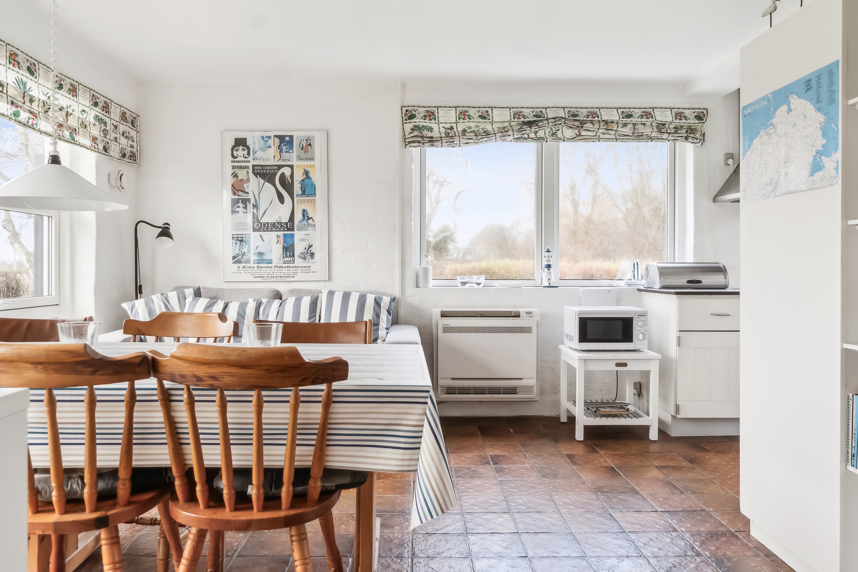 Fremhævet spisestue billede i fuldskærmstilstand. Billede af Degnegyden 1, Kristiansminde, 5450 Otterup