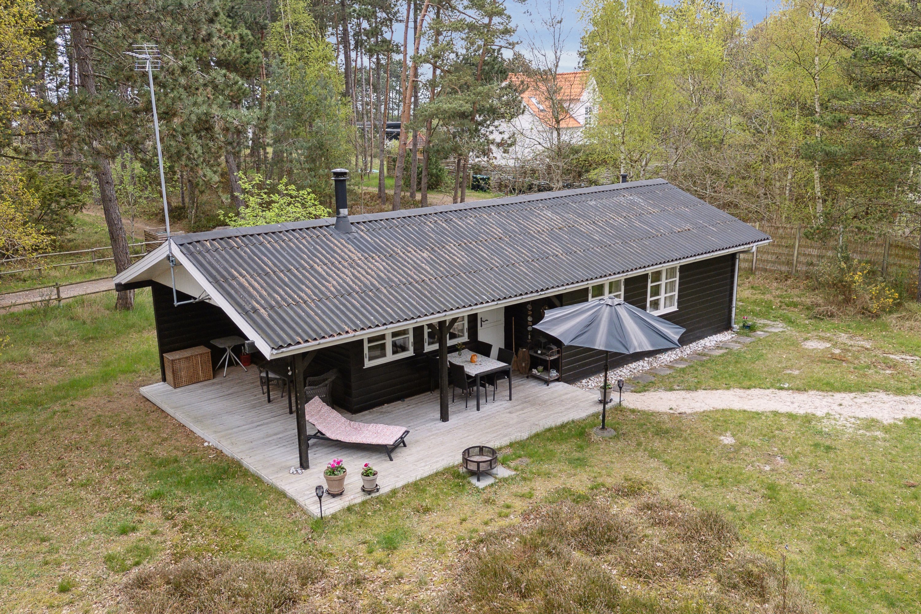 Fremhævet set fra haven billede i fuldskærmstilstand. Billede af Lyngvejen 11, 4500 Nykøbing Sj