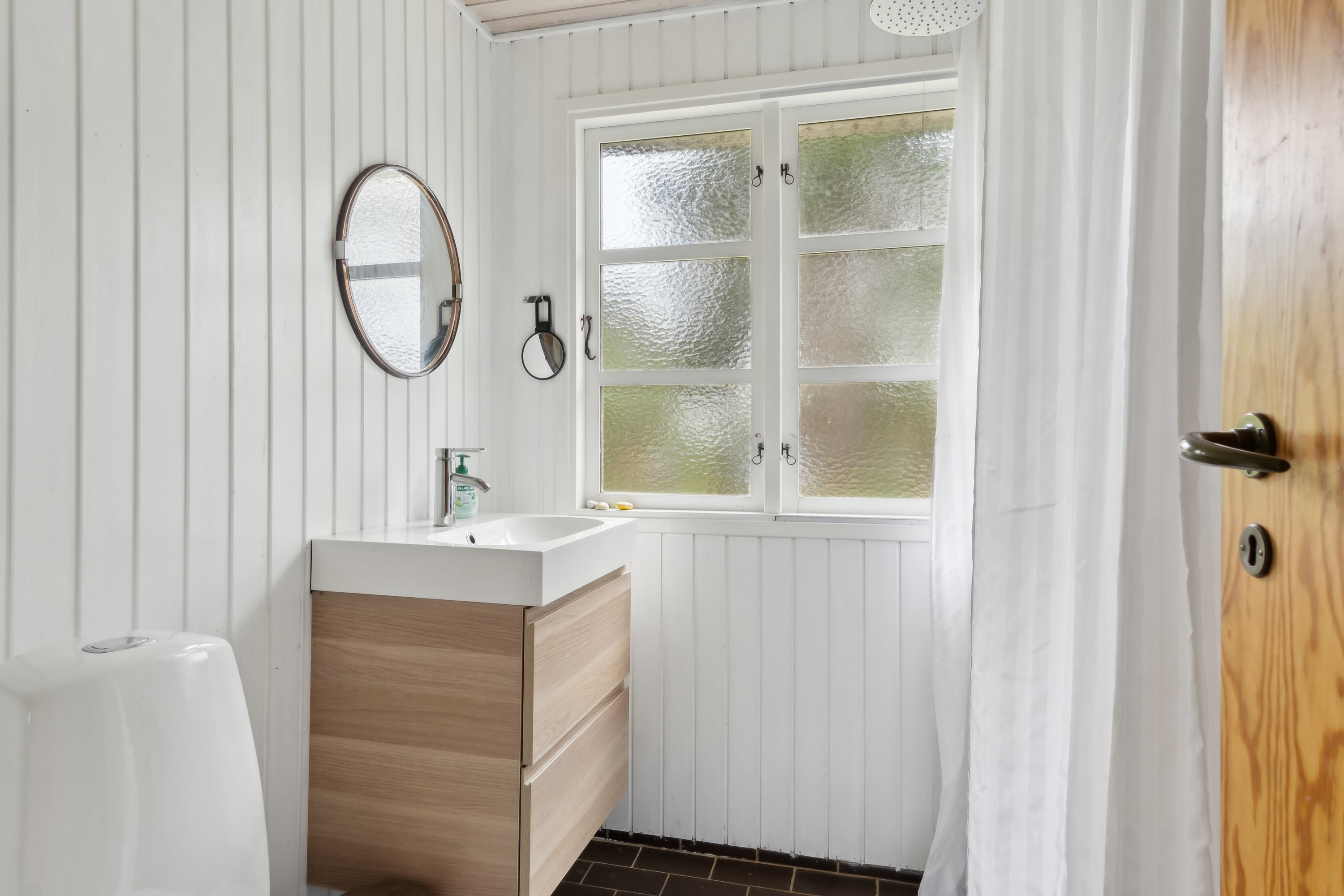 Fremhævet badeværelse billede i fuldskærmstilstand. Billede af Lyngvejen 11, 4500 Nykøbing Sj