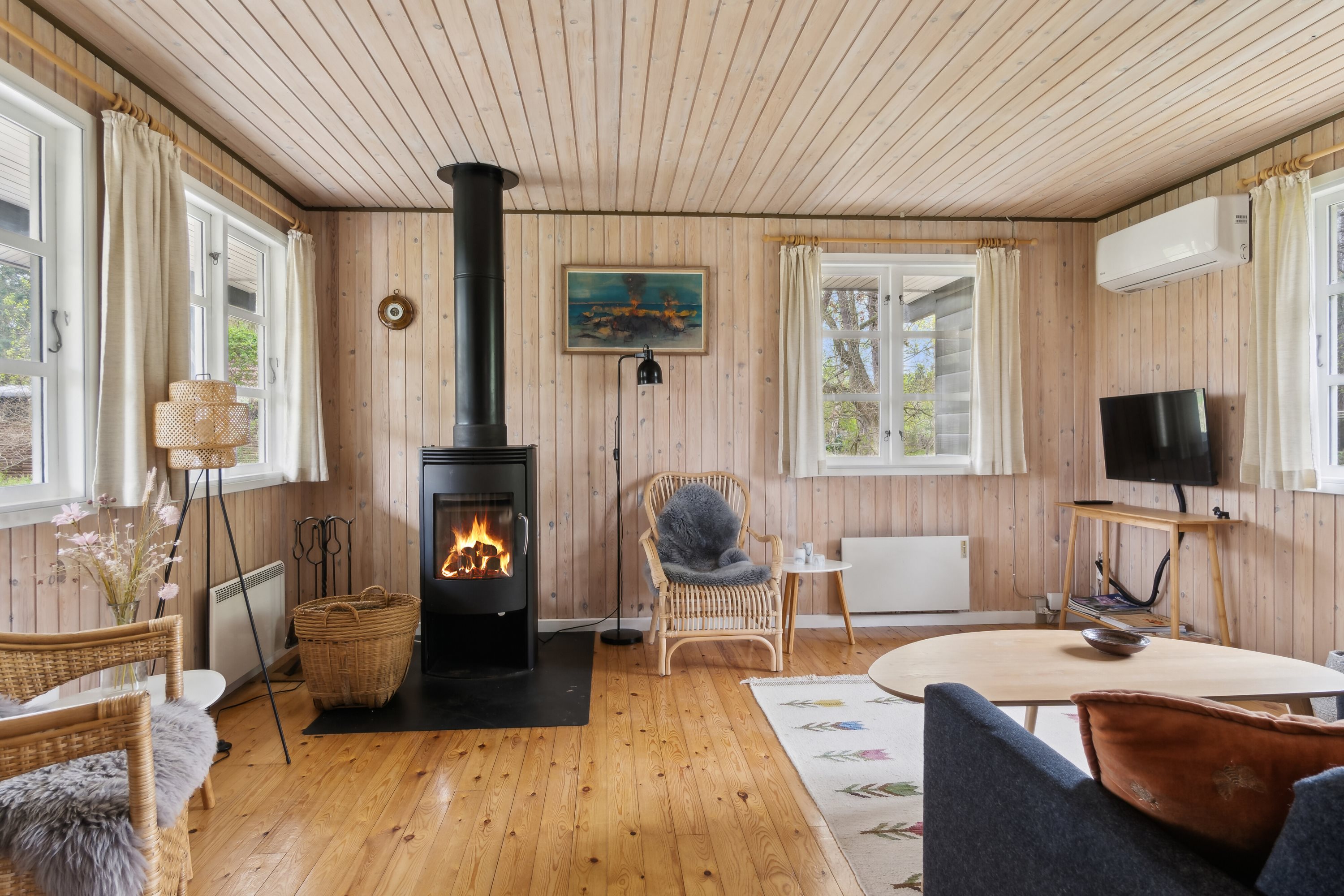 Fremhævet stue billede i fuldskærmstilstand. Billede af Lyngvejen 11, 4500 Nykøbing Sj