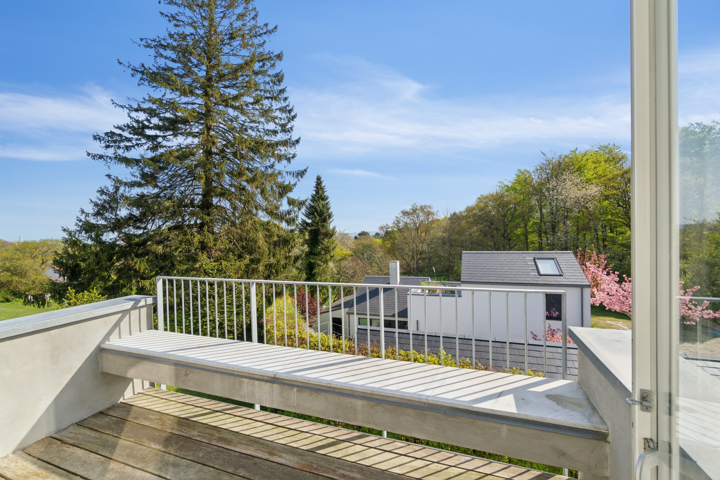 Fremhævet altan billede i fuldskærmstilstand. Billede af Bævervej 15, 8270 Højbjerg