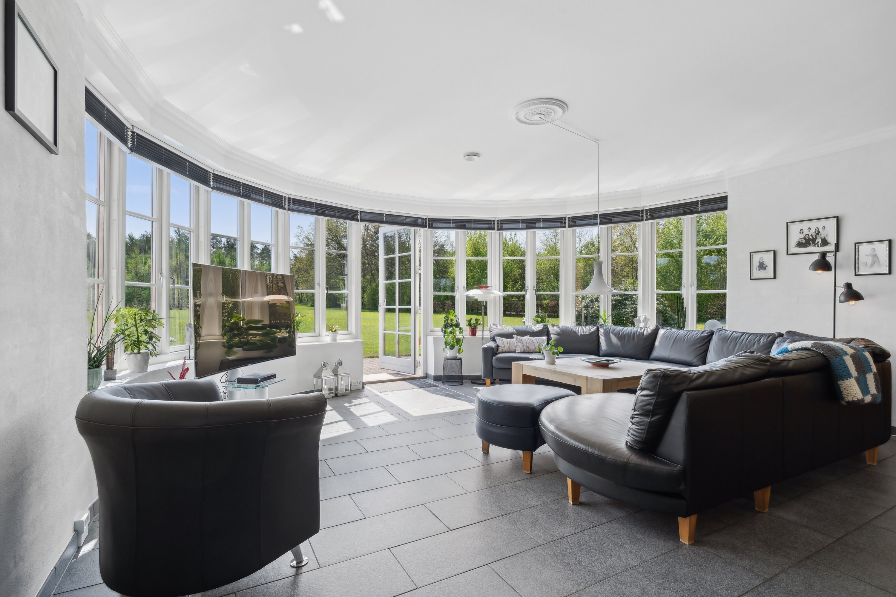 Fremhævet stue billede i fuldskærmstilstand. Billede af Munkhøjvej 4, Lundfod, 7330 Brande