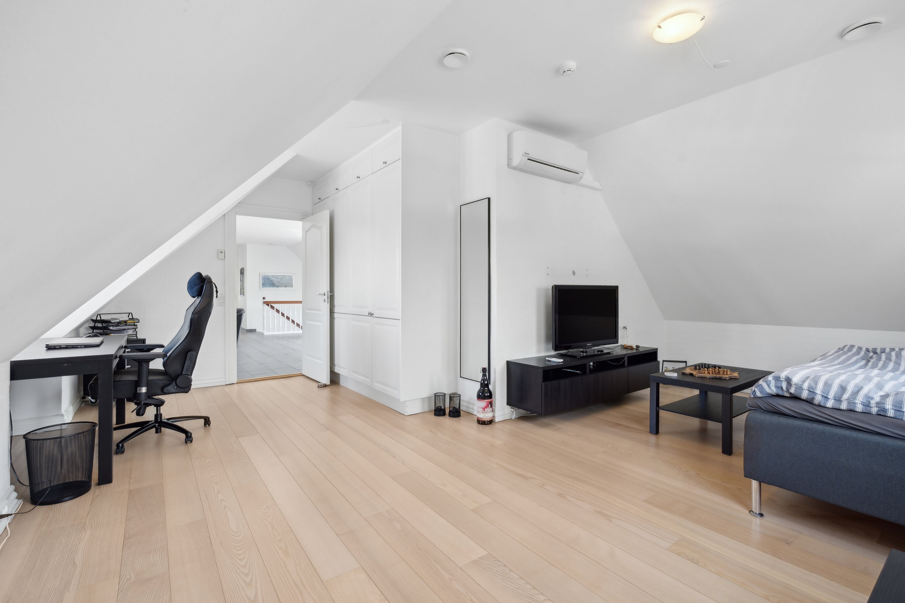 Fremhævet soveværelse billede i fuldskærmstilstand. Billede af Munkhøjvej 4, Lundfod, 7330 Brande