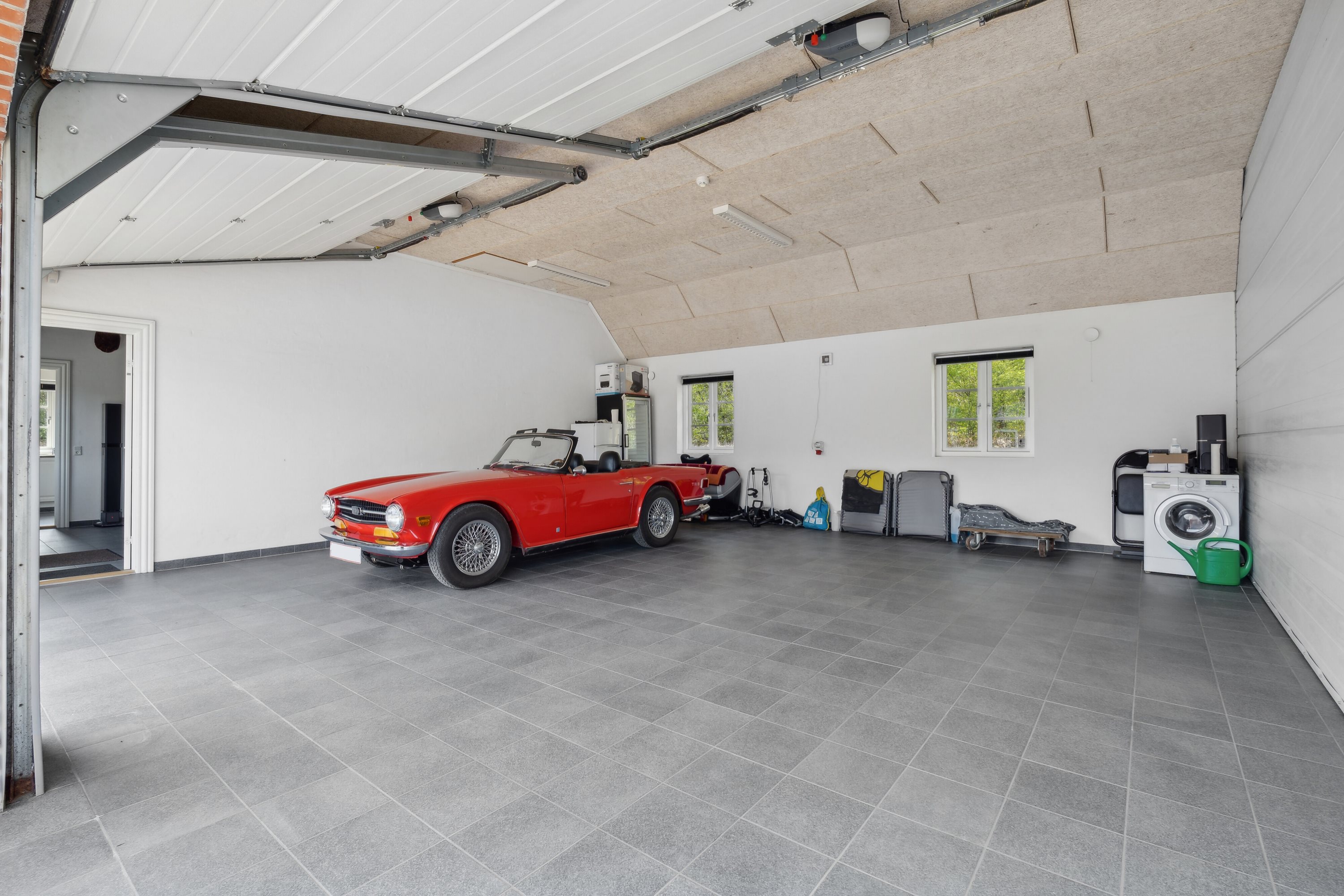 Fremhævet garage billede i fuldskærmstilstand. Billede af Munkhøjvej 4, Lundfod, 7330 Brande