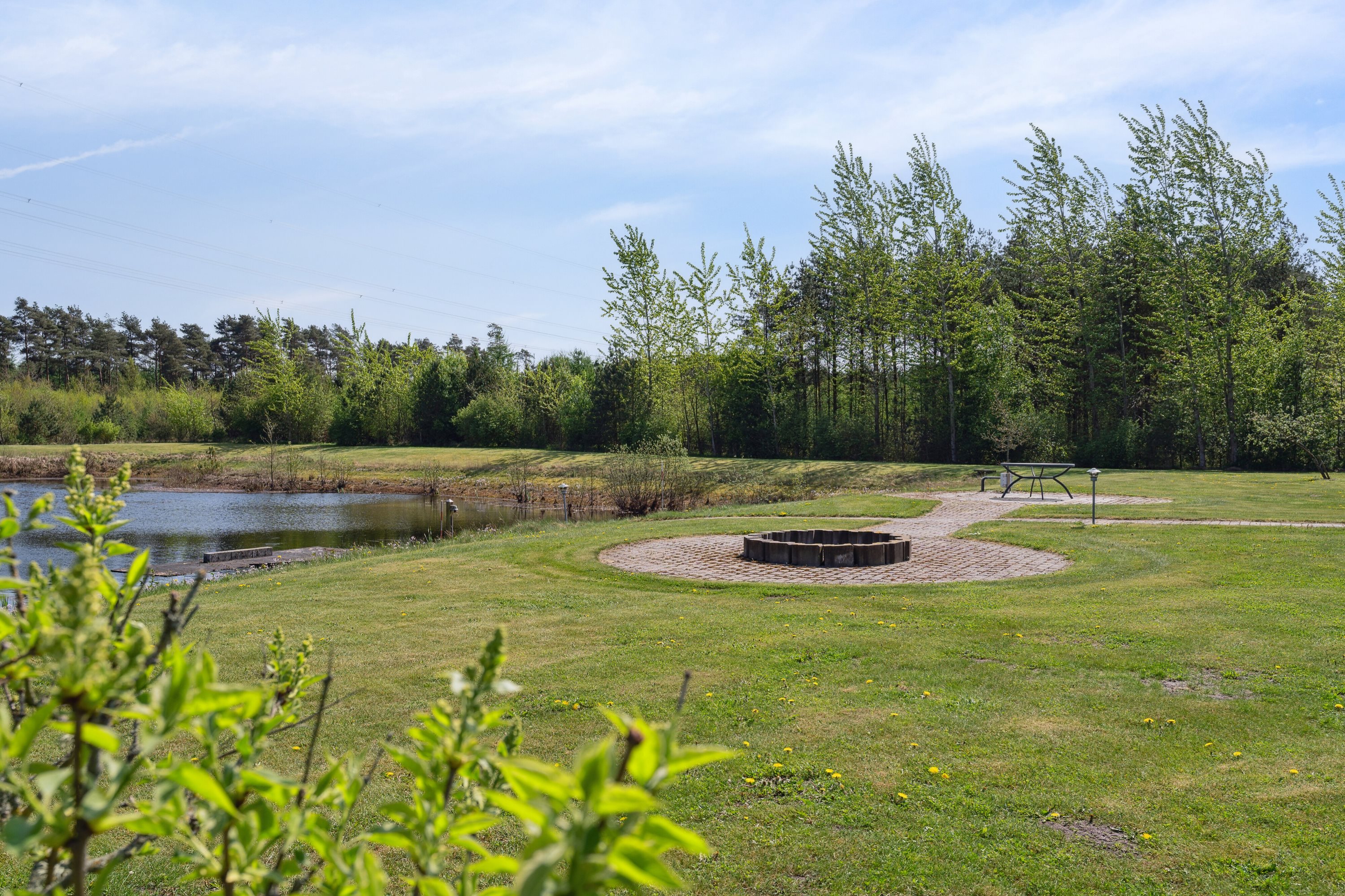 Fremhævet set fra haven billede i fuldskærmstilstand. Billede af Munkhøjvej 4, Lundfod, 7330 Brande