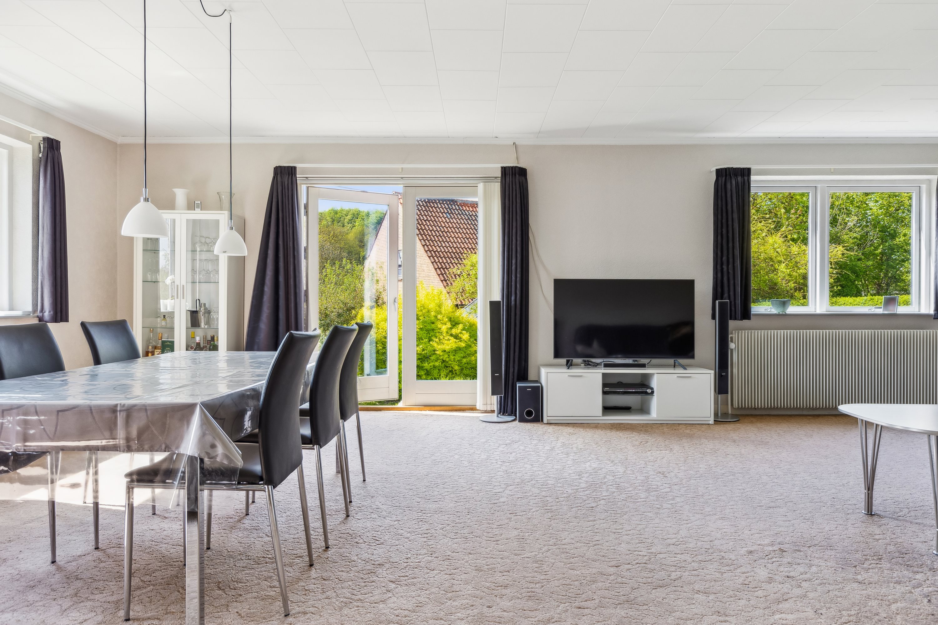 Fremhævet stue billede i fuldskærmstilstand. Billede af Krogen 1, Bjergsted, 4450 Jyderup