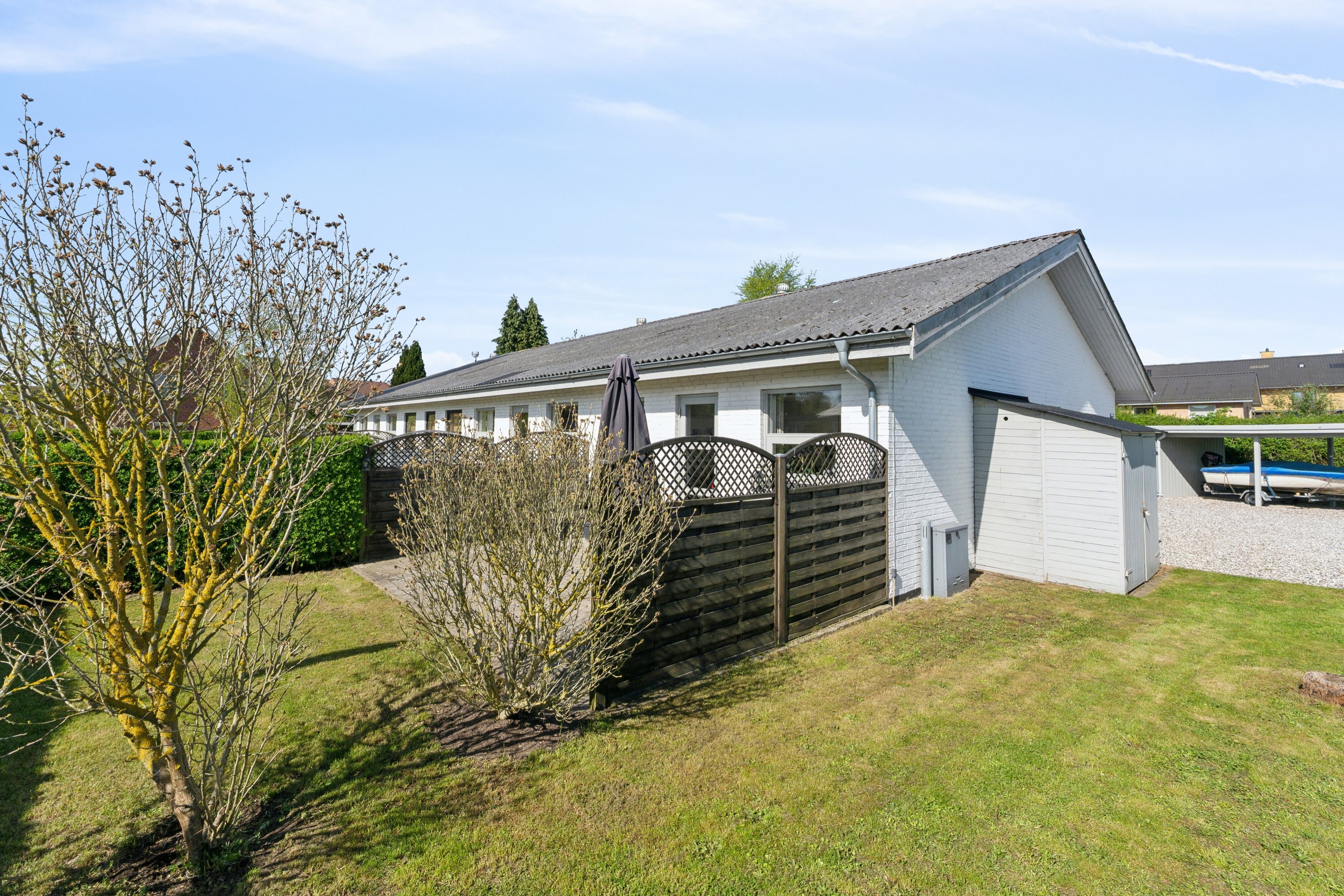 Fremhævet set fra haven billede i fuldskærmstilstand. Billede af Kobberbæksvej 75A, 5700 Svendborg