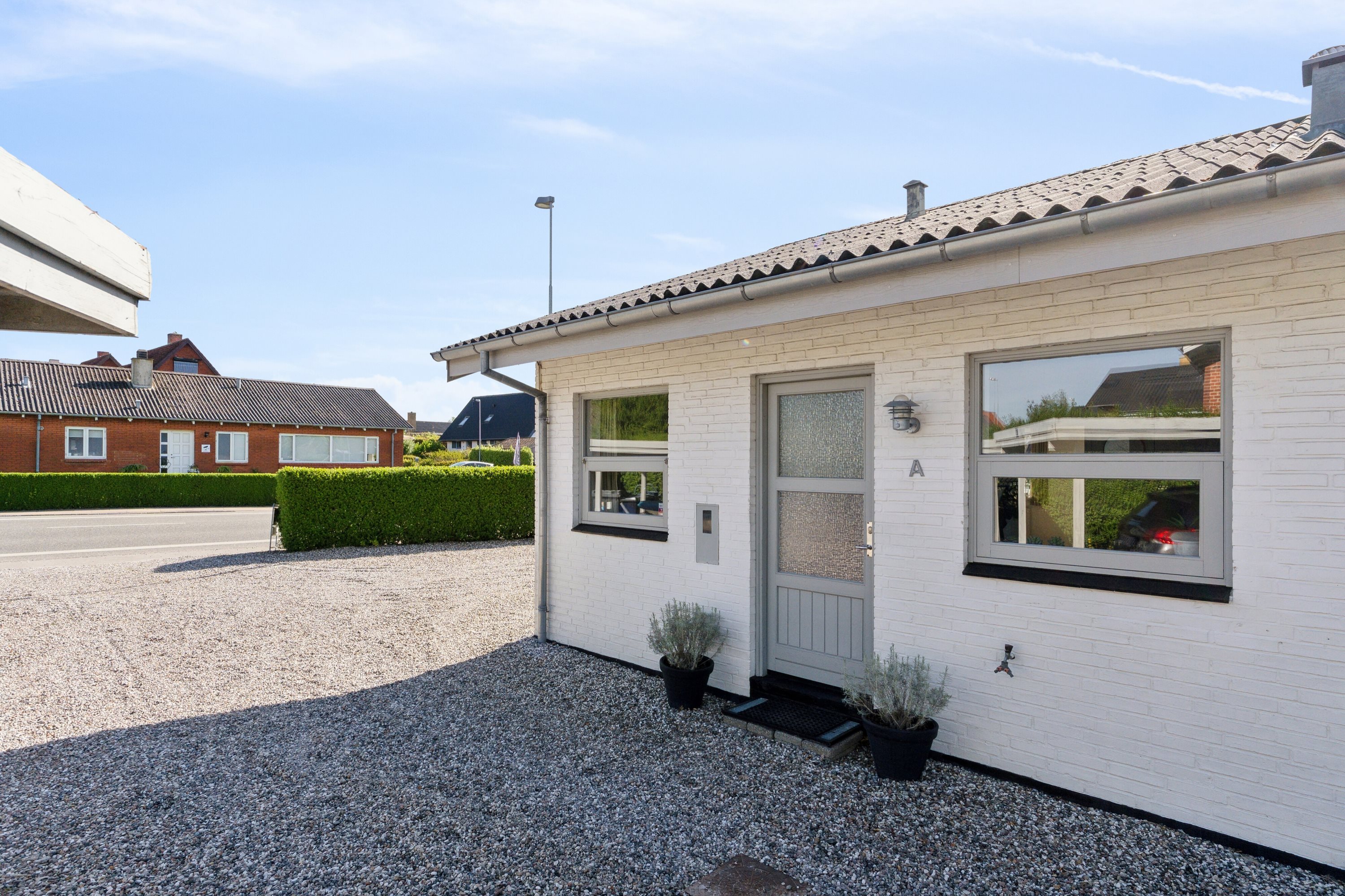 Fremhævet set fra haven billede i fuldskærmstilstand. Billede af Kobberbæksvej 75A, 5700 Svendborg