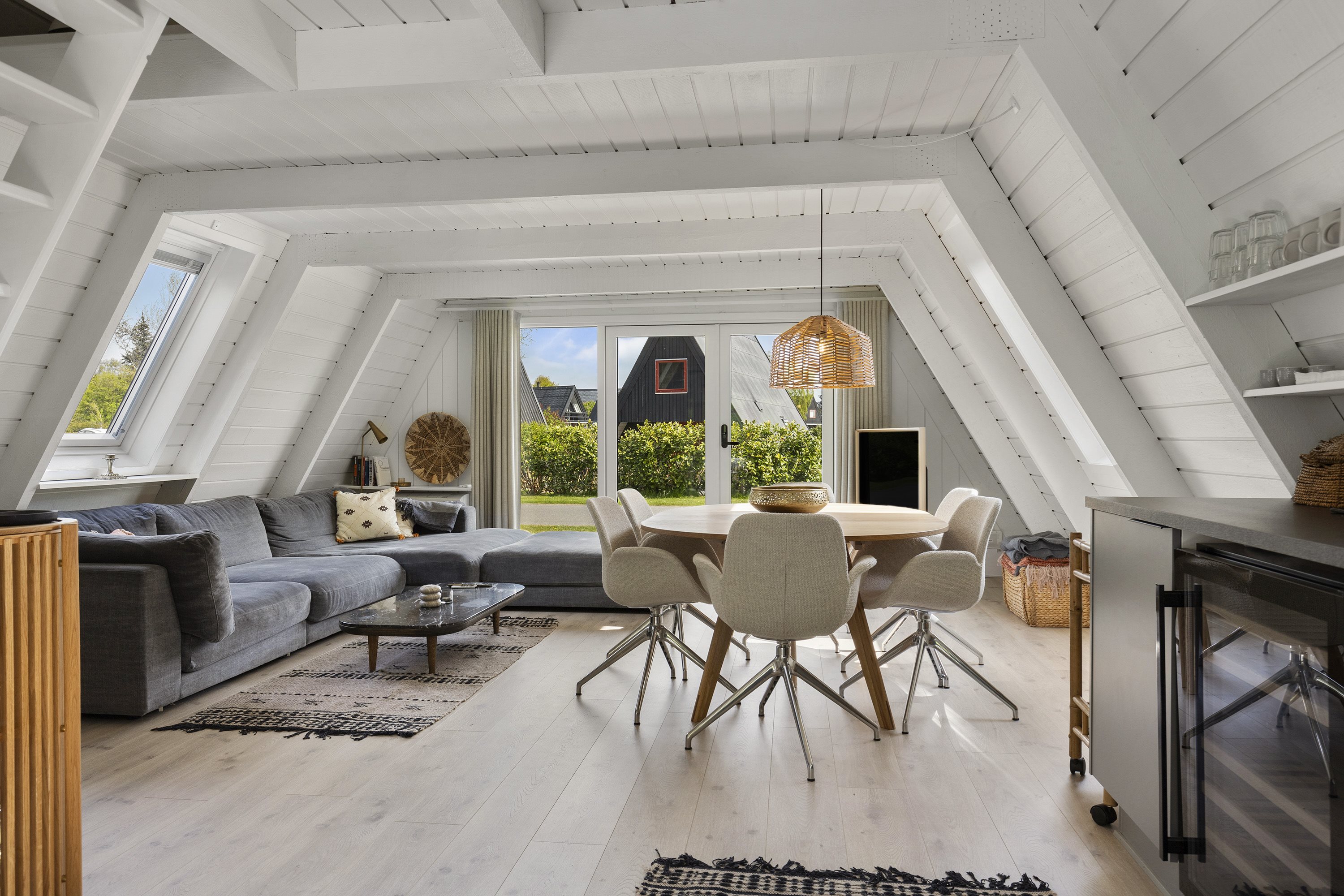 Fremhævet stue billede i fuldskærmstilstand. Billede af Golfsvinget 12, Gatten, 9640 Farsø