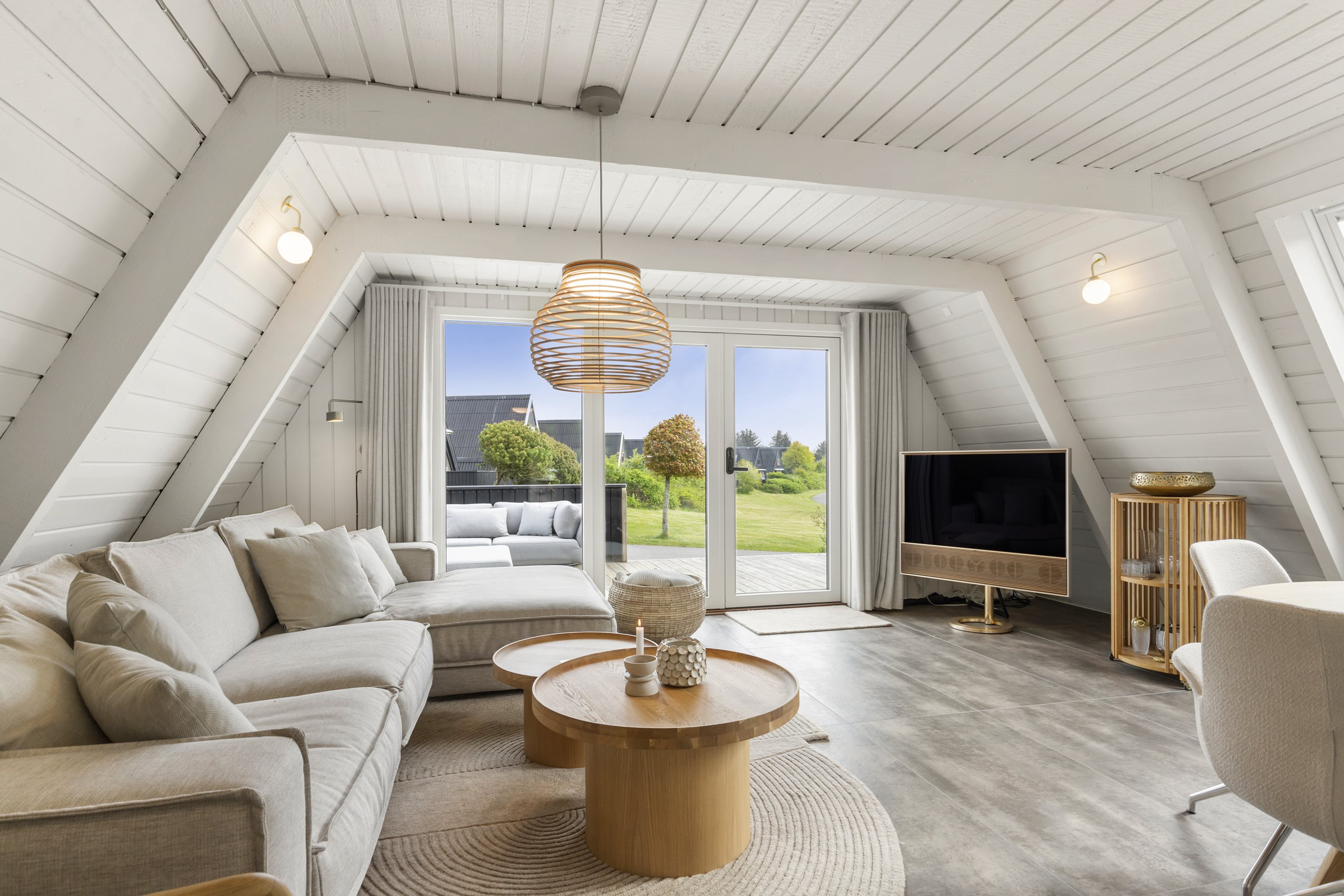 Fremhævet stue billede i fuldskærmstilstand. Billede af Golfsvinget 19, Gatten, 9640 Farsø