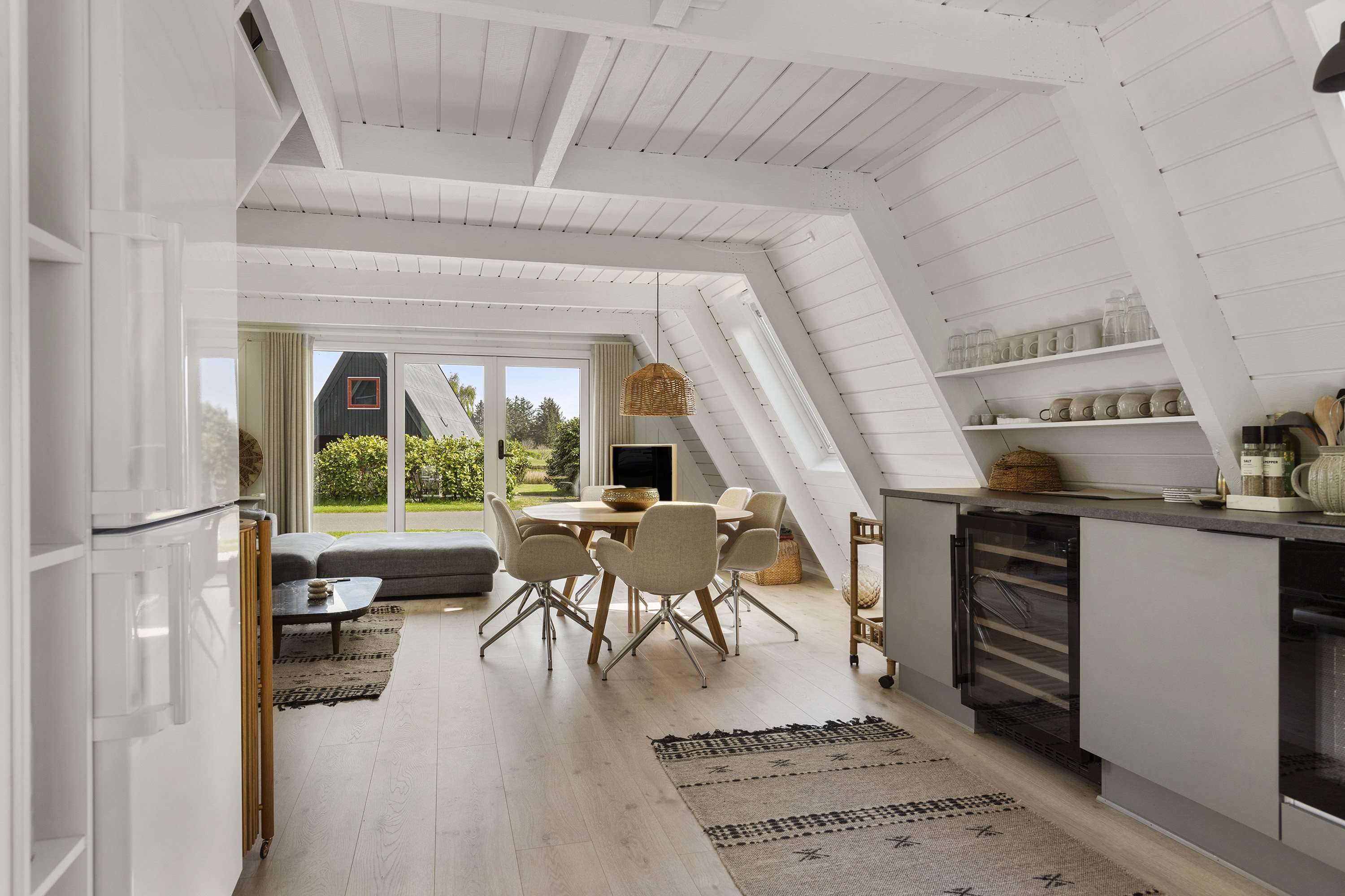 Fremhævet køkken alrum billede i fuldskærmstilstand. Billede af Golfsvinget 12, Gatten, 9640 Farsø