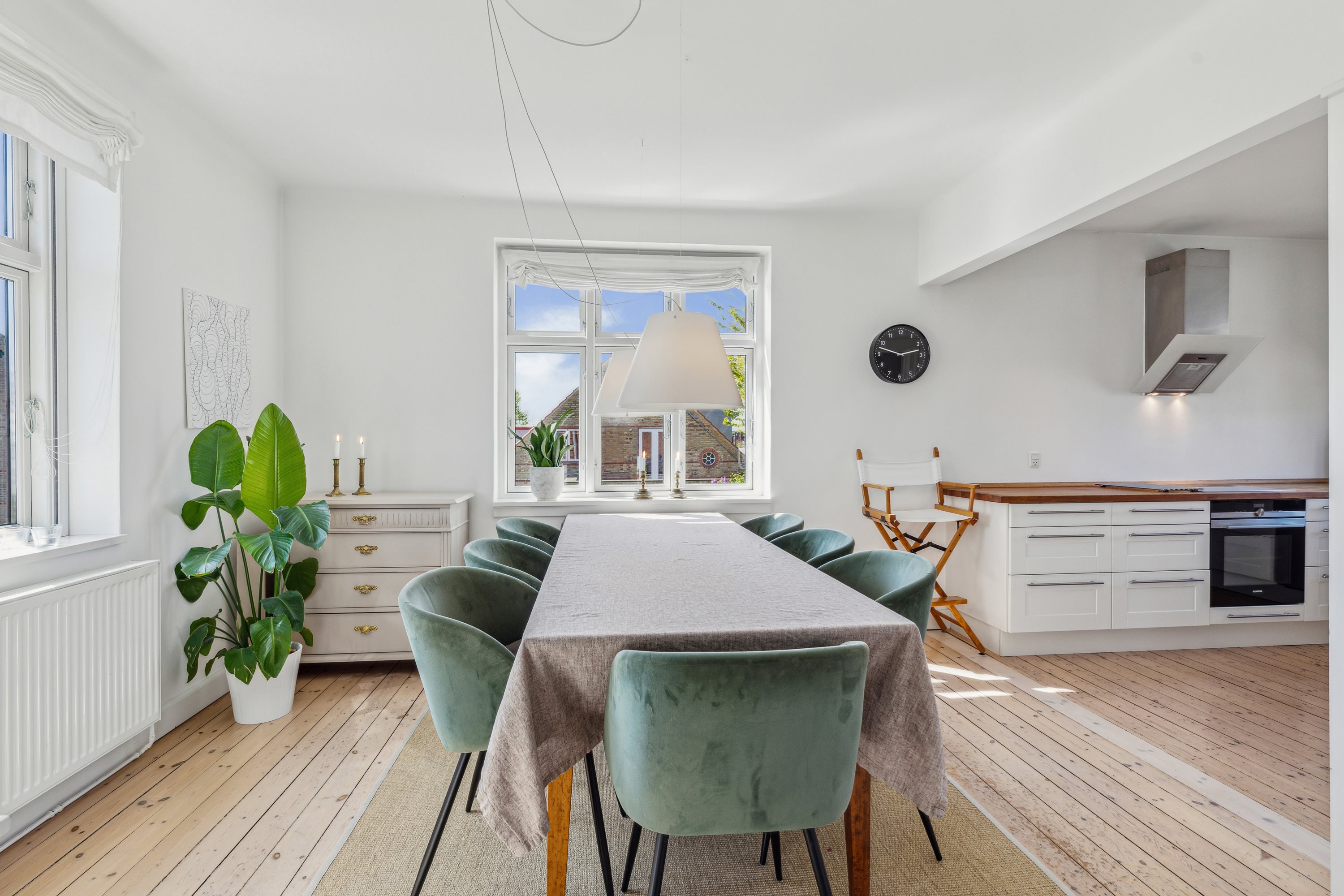 Fremhævet stue billede i fuldskærmstilstand. Billede af Hyltebjerg Allé 85, 1., 2720 Vanløse