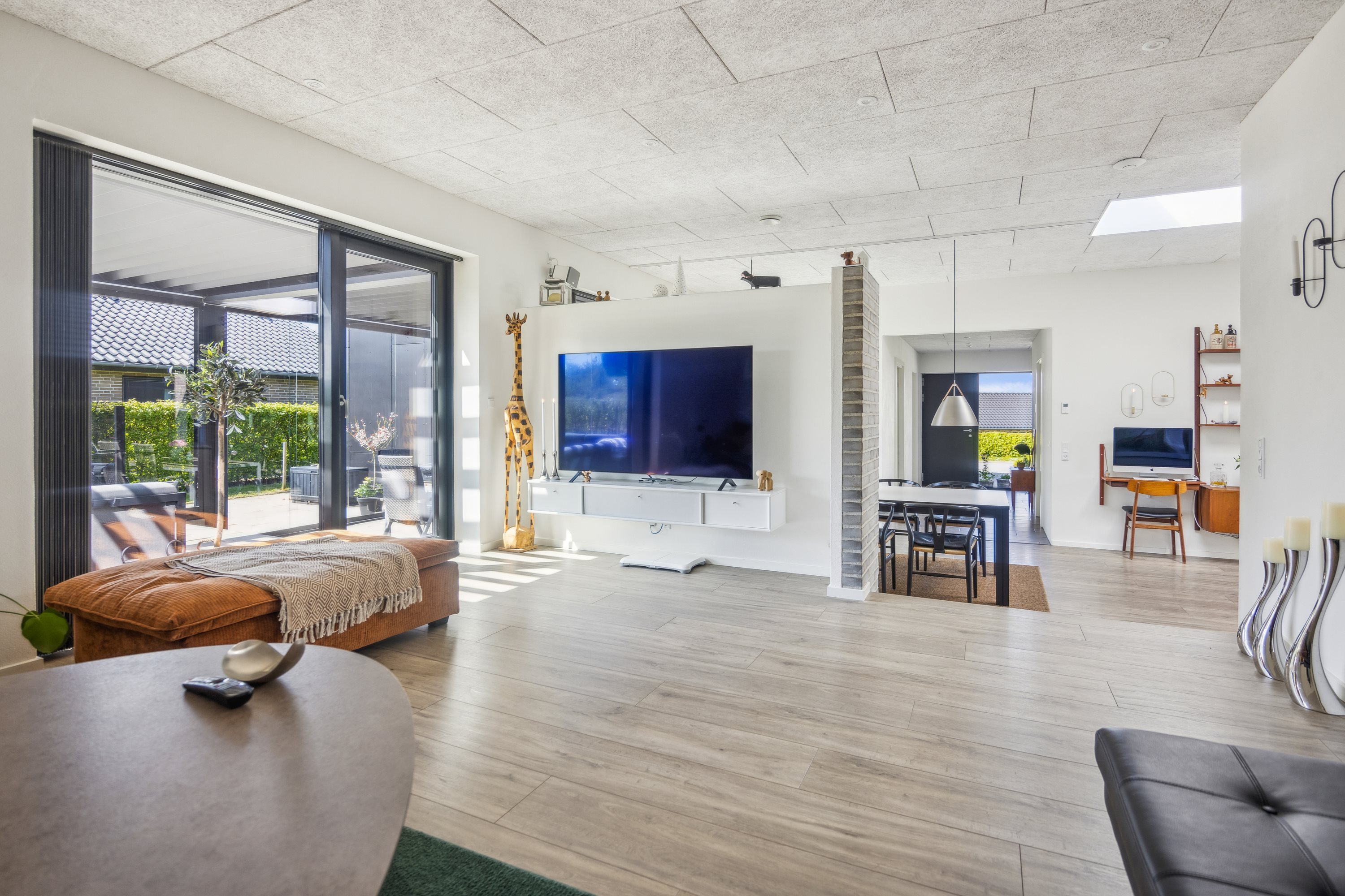 Fremhævet stue billede i fuldskærmstilstand. Billede af Johannes V. Jensens Vej 1, 9500 Hobro