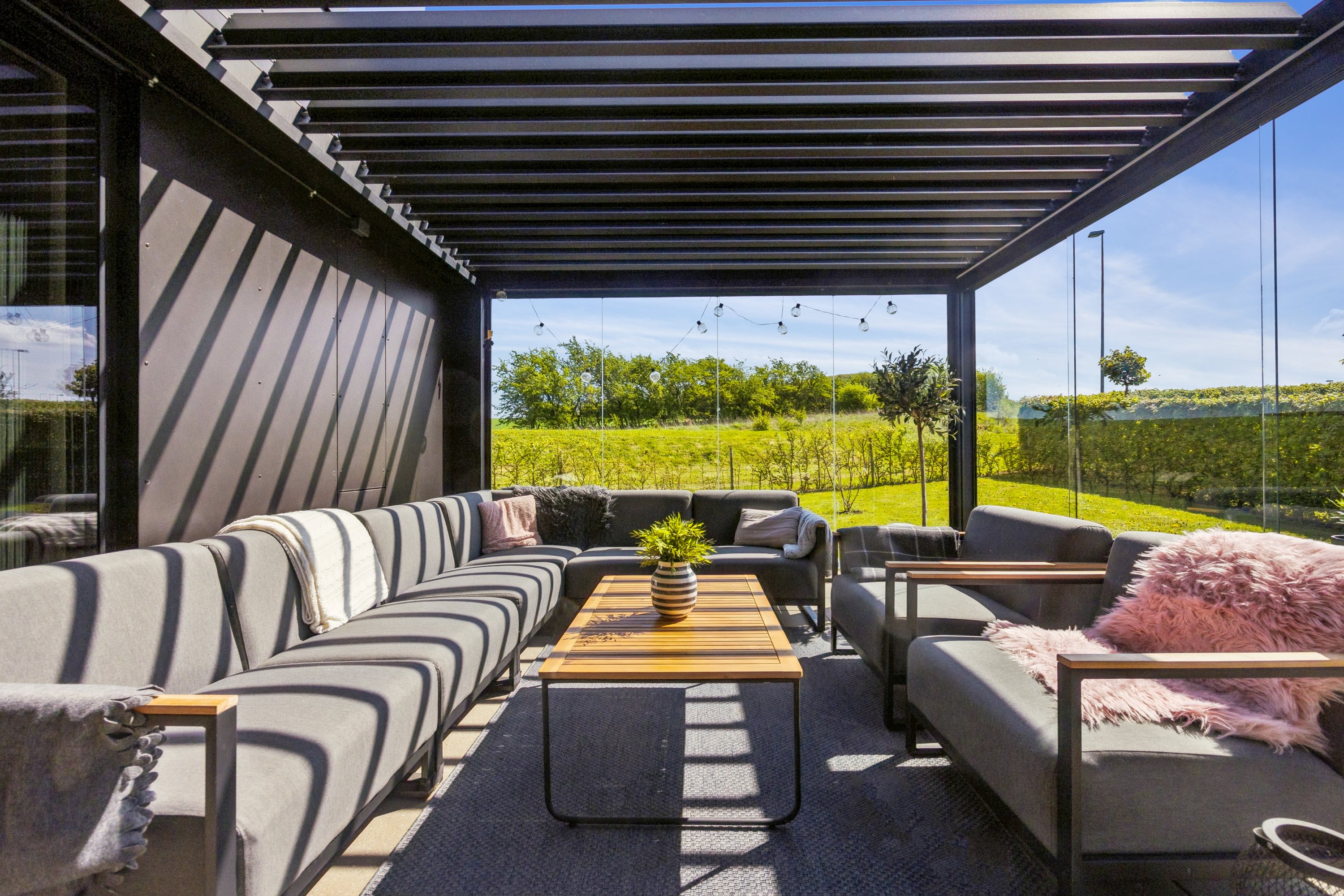 Fremhævet udestue billede i fuldskærmstilstand. Billede af Johannes V. Jensens Vej 1, 9500 Hobro