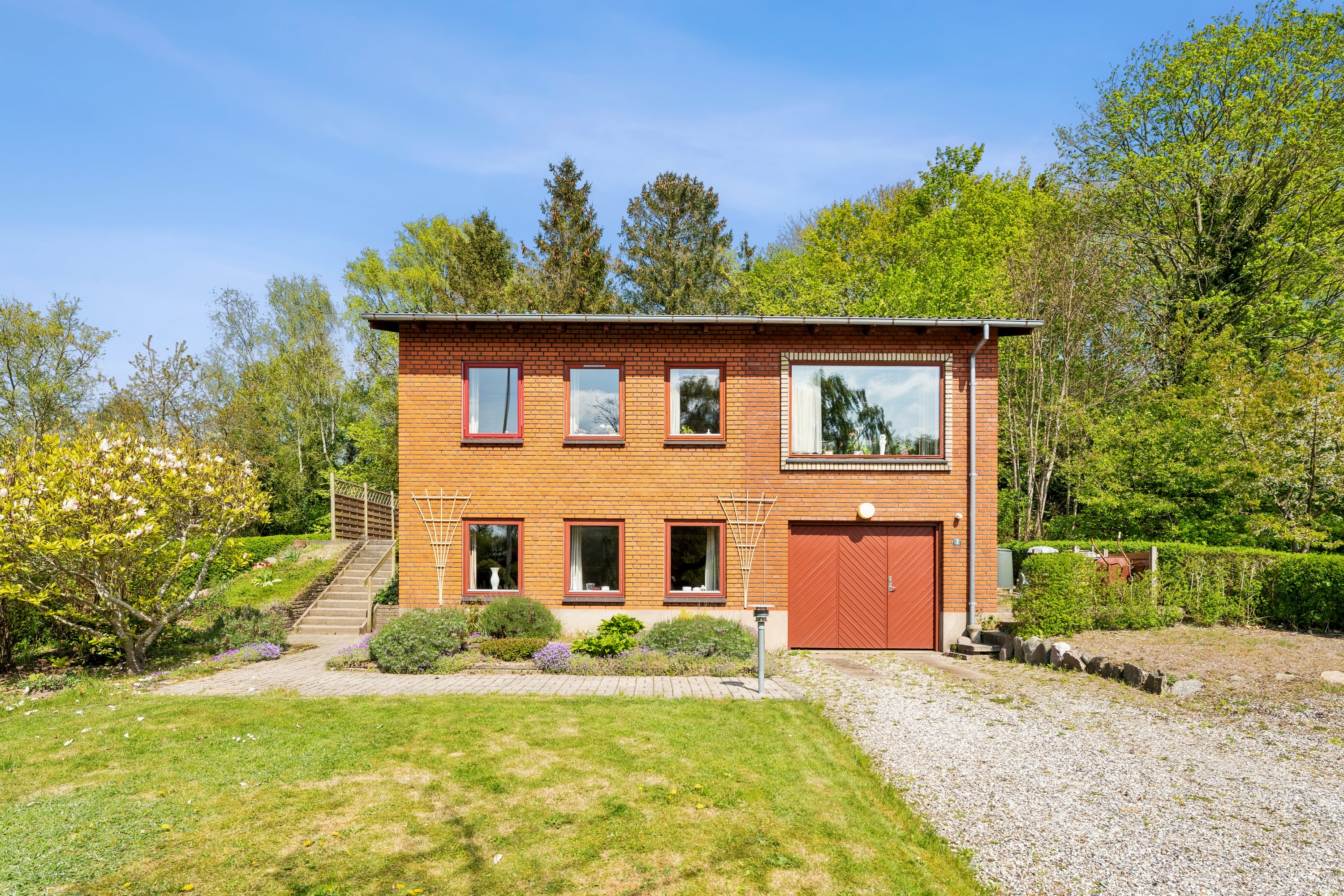 Fremhævet ejendom 1 billede i fuldskærmstilstand. Billede af Bjerrevej 7, 8840 Rødkærsbro