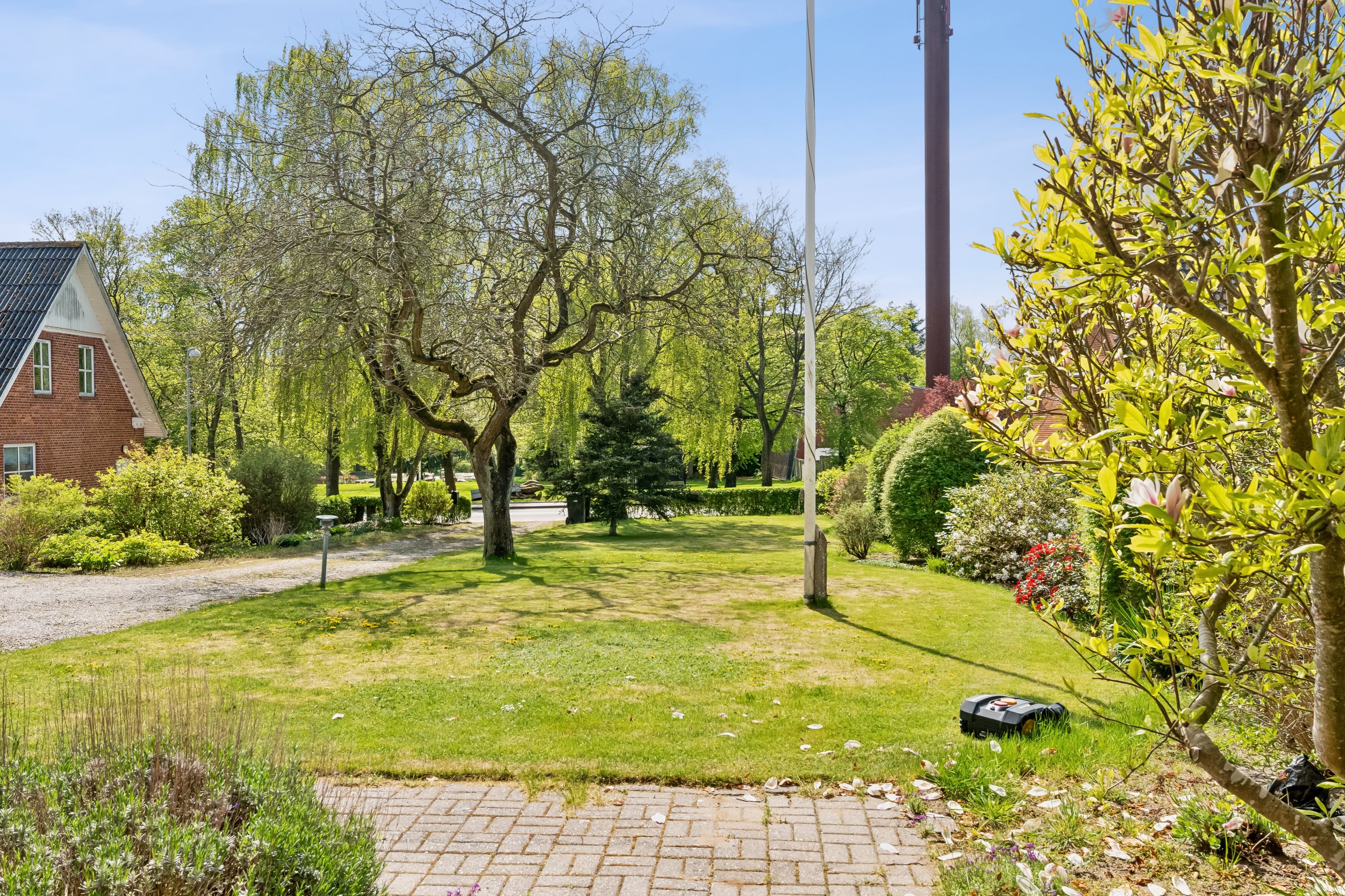 Fremhævet have billede i fuldskærmstilstand. Billede af Bjerrevej 7, 8840 Rødkærsbro