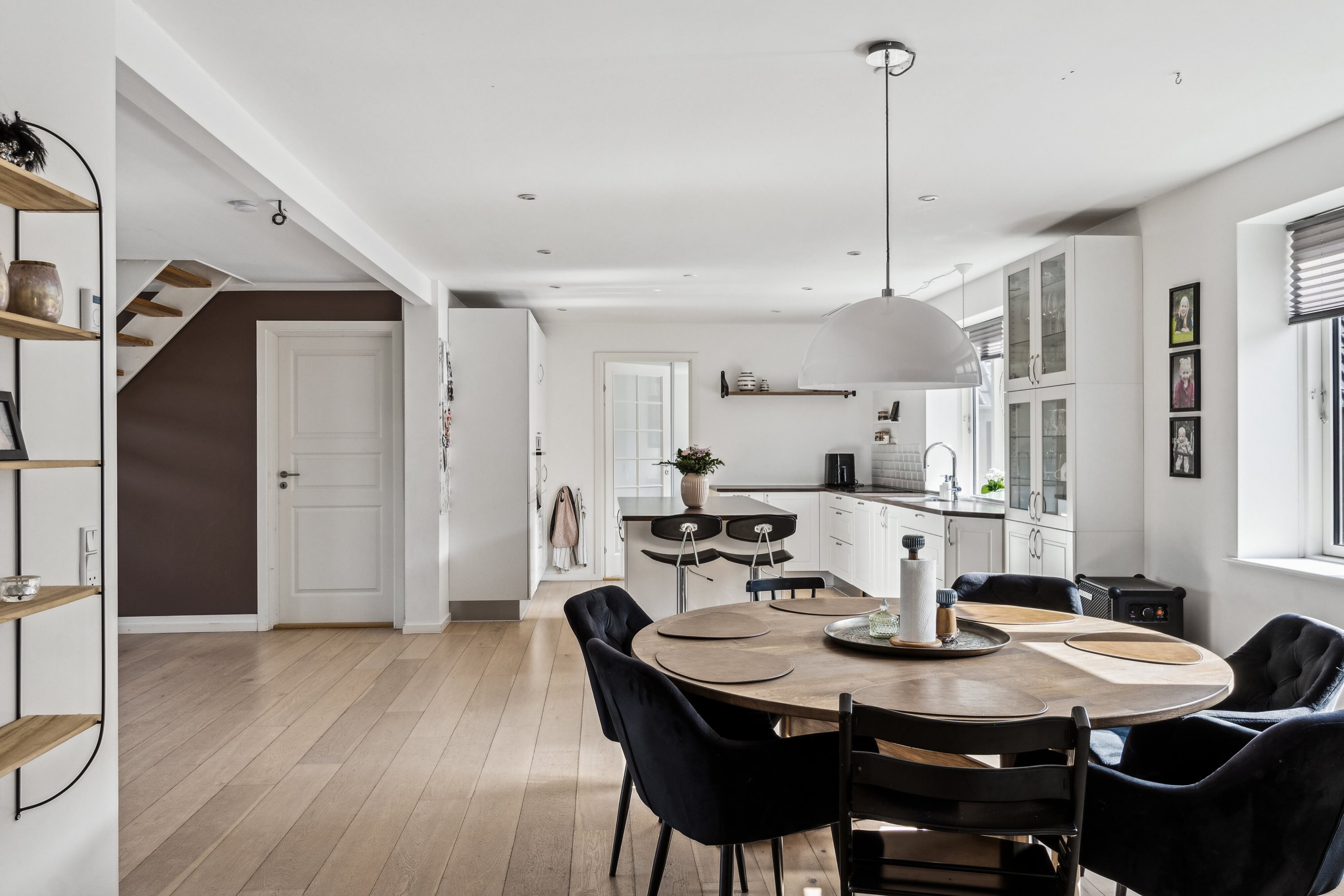 Fremhævet spisestue billede i fuldskærmstilstand. Billede af Dybedalsvej 1, Tolsager, 4550 Asnæs