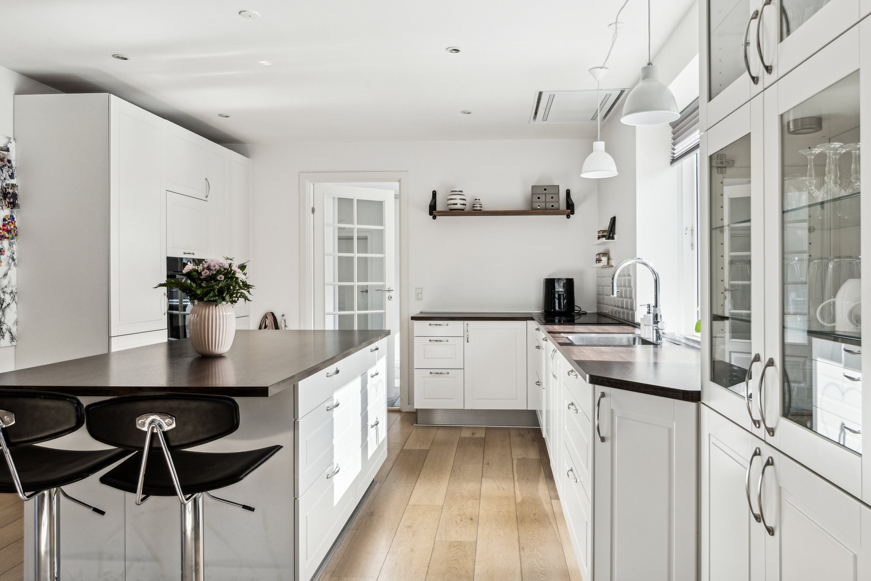 Fremhævet køkken billede i fuldskærmstilstand. Billede af Dybedalsvej 1, Tolsager, 4550 Asnæs