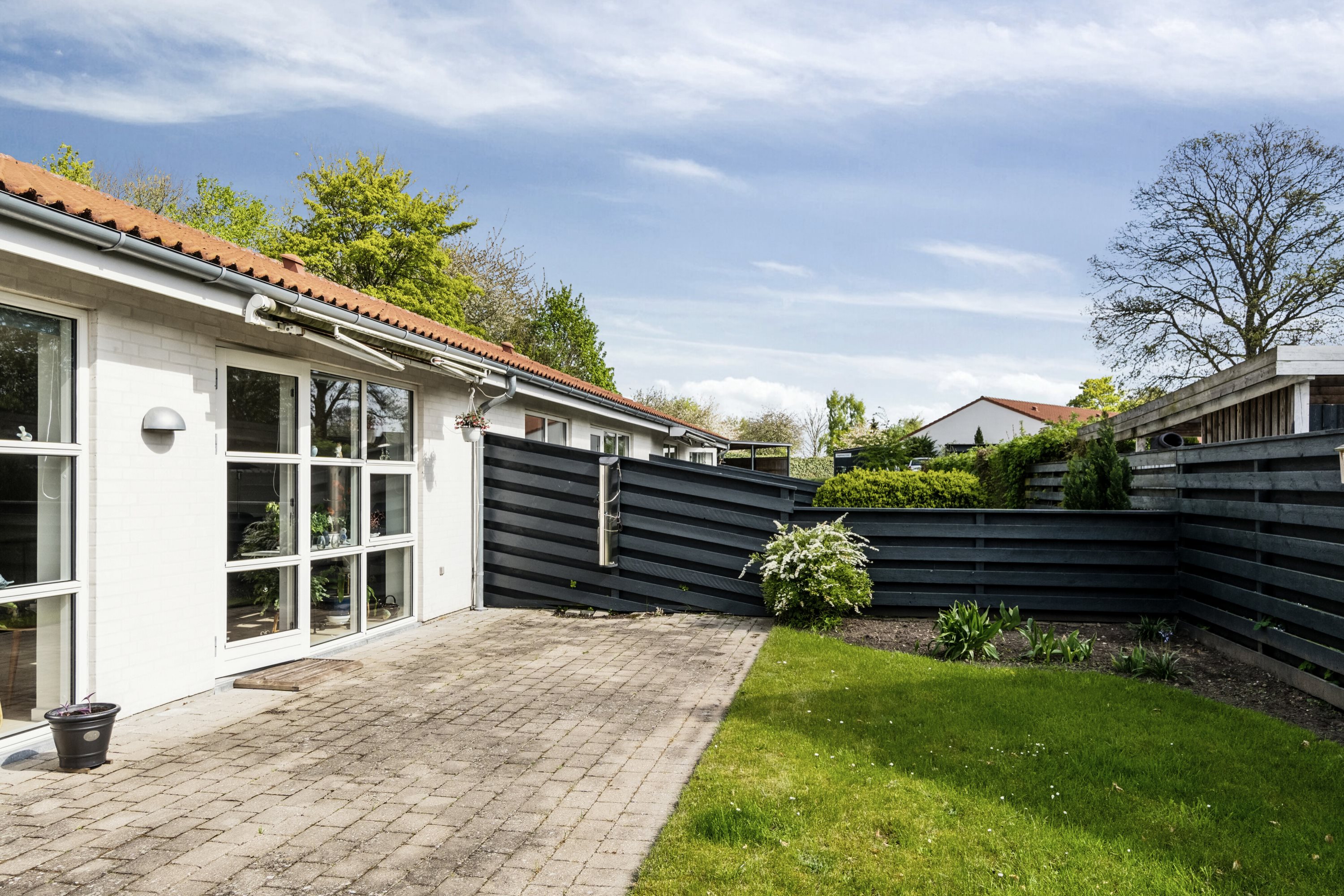 Fremhævet set fra haven billede i fuldskærmstilstand. Billede af Vinkelvej 1A, 4573 Højby