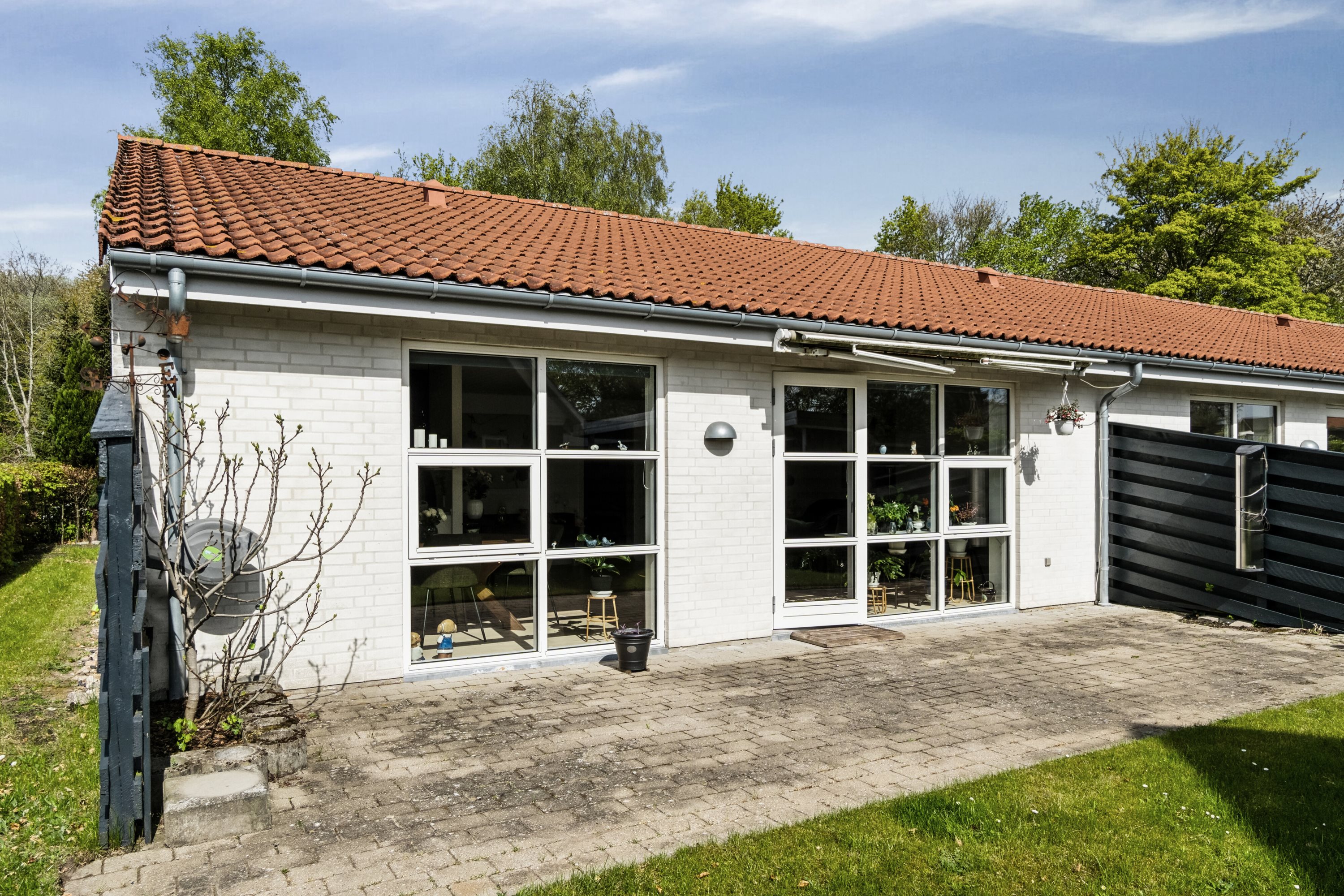 Miniaturebillede 2: set fra haven. Billede af Vinkelvej 1A, 4573 Højby