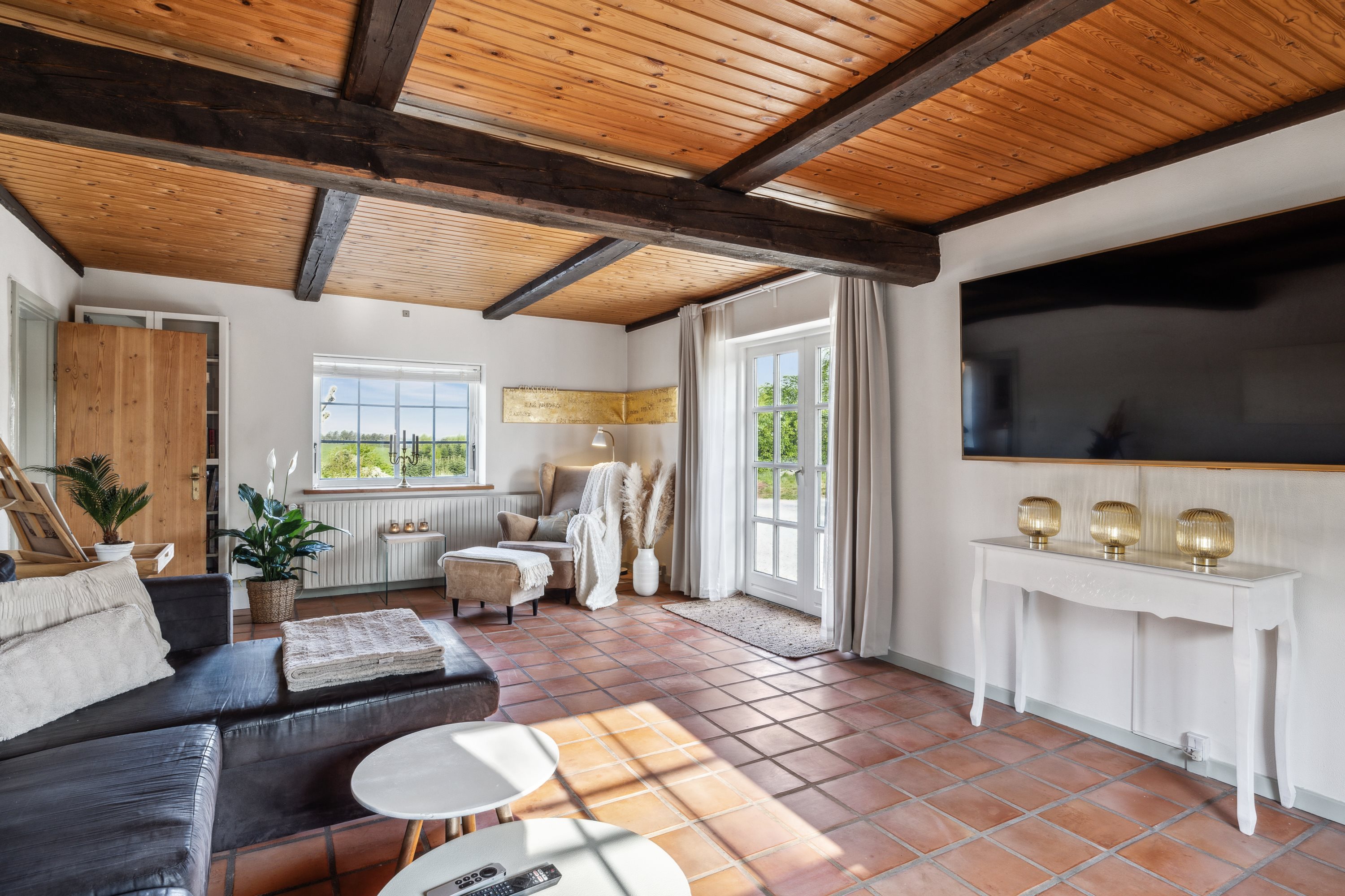 Fremhævet stue billede i fuldskærmstilstand. Billede af Hobro Landevej 131, Nr Vinge, 8830 Tjele