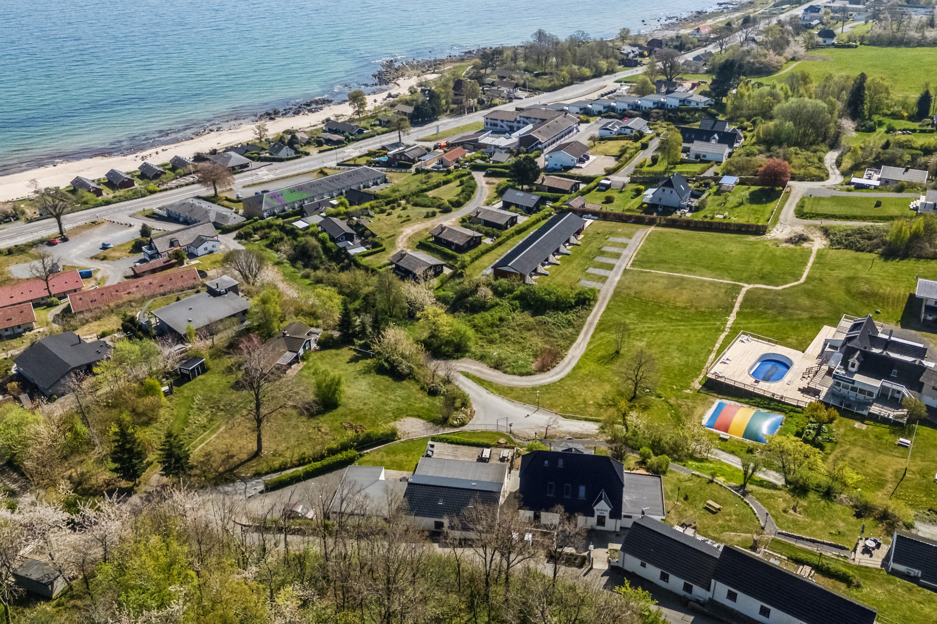 Fremhævet luftfoto billede i fuldskærmstilstand. Billede af Brinkevej 14C, Sandkås, 3770 Allinge