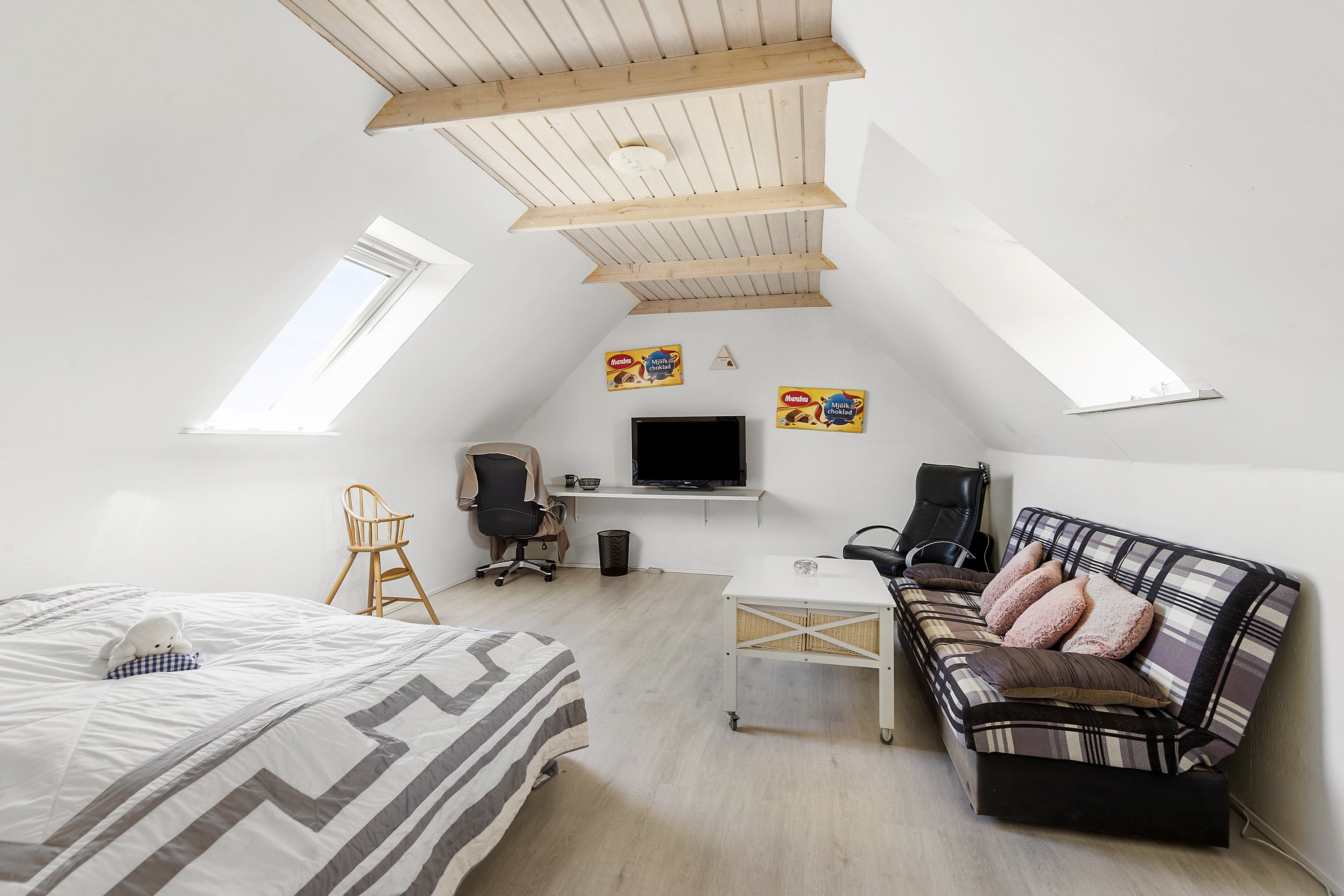 Fremhævet soveværelse 1.sal billede i fuldskærmstilstand. Billede af Vesterled 55, 6851 Janderup Vestj