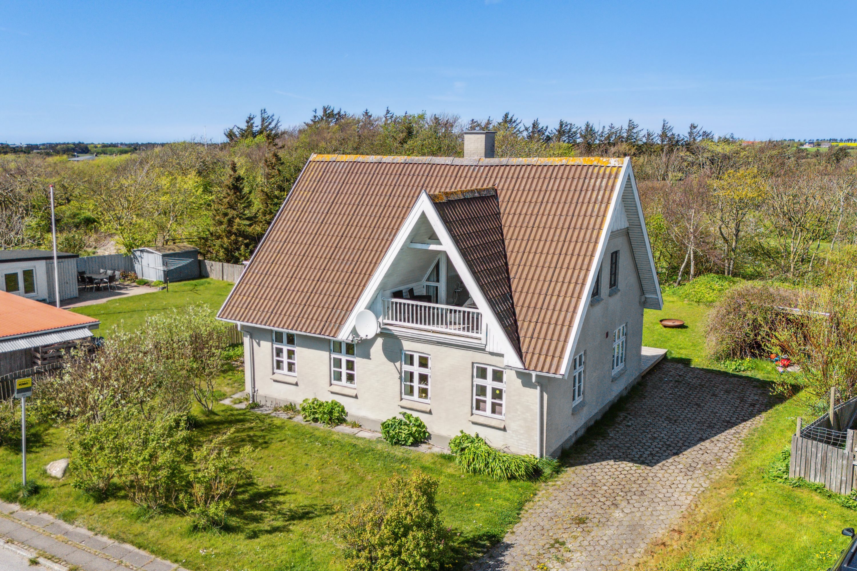 Miniaturebillede 2: set fra vejen. Billede af Klostermøllevej 15, 7770 Vestervig