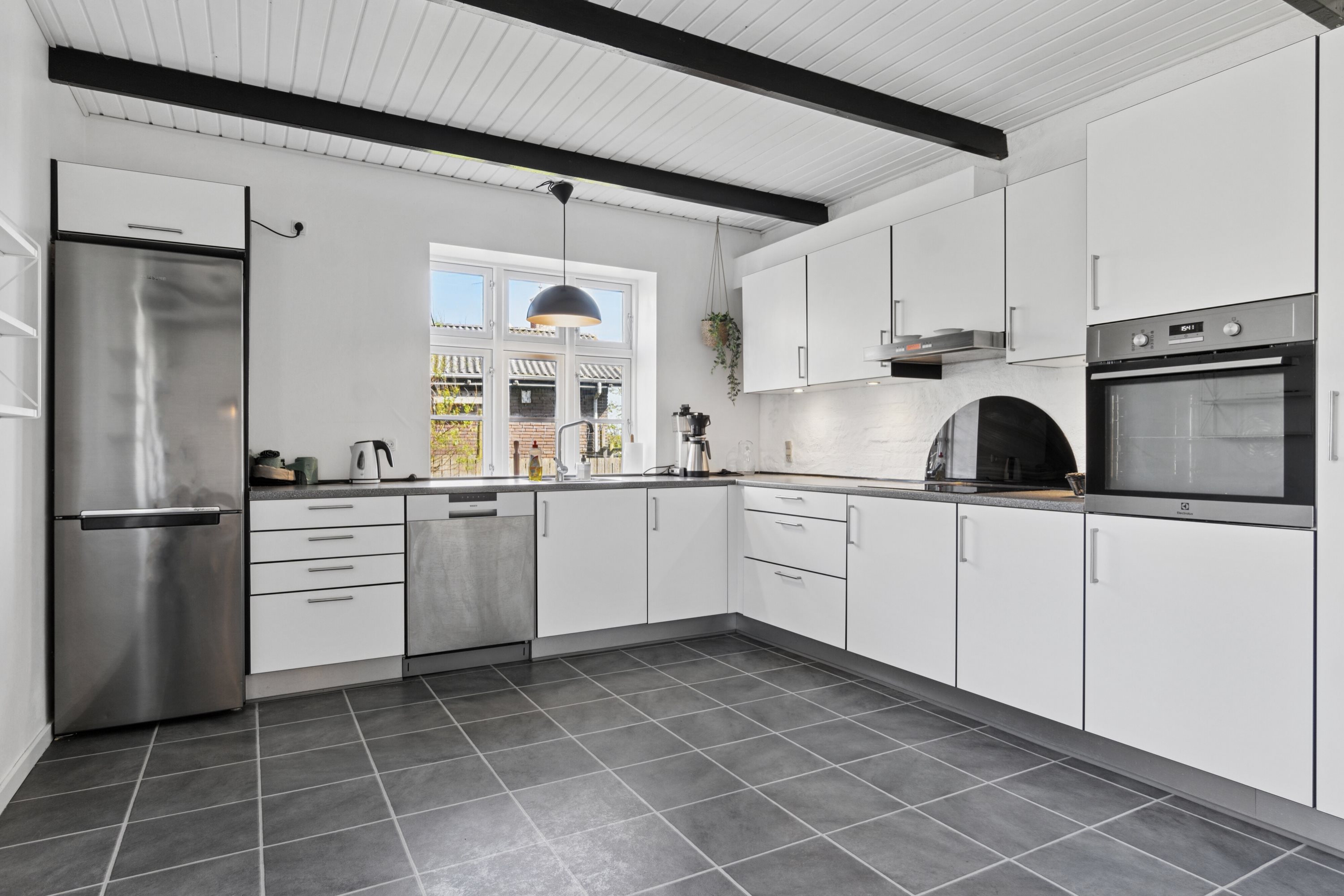 Fremhævet køkken billede i fuldskærmstilstand. Billede af Klostermøllevej 15, 7770 Vestervig